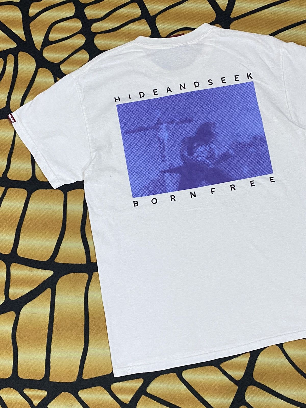 Japanese Brand RARE HIDE&SEEK BORN FREE WHITE TEE Size US M / EU 48-50 / 2 - 4 Thumbnail