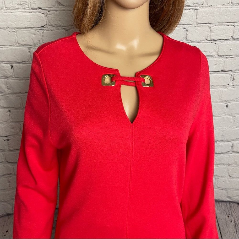 Chicos Chico's Red V-Neck Gold Accent Rayon Tunic Size 1 US M Size M / US 6-8 / IT 42-44 - 2 Thumbnail