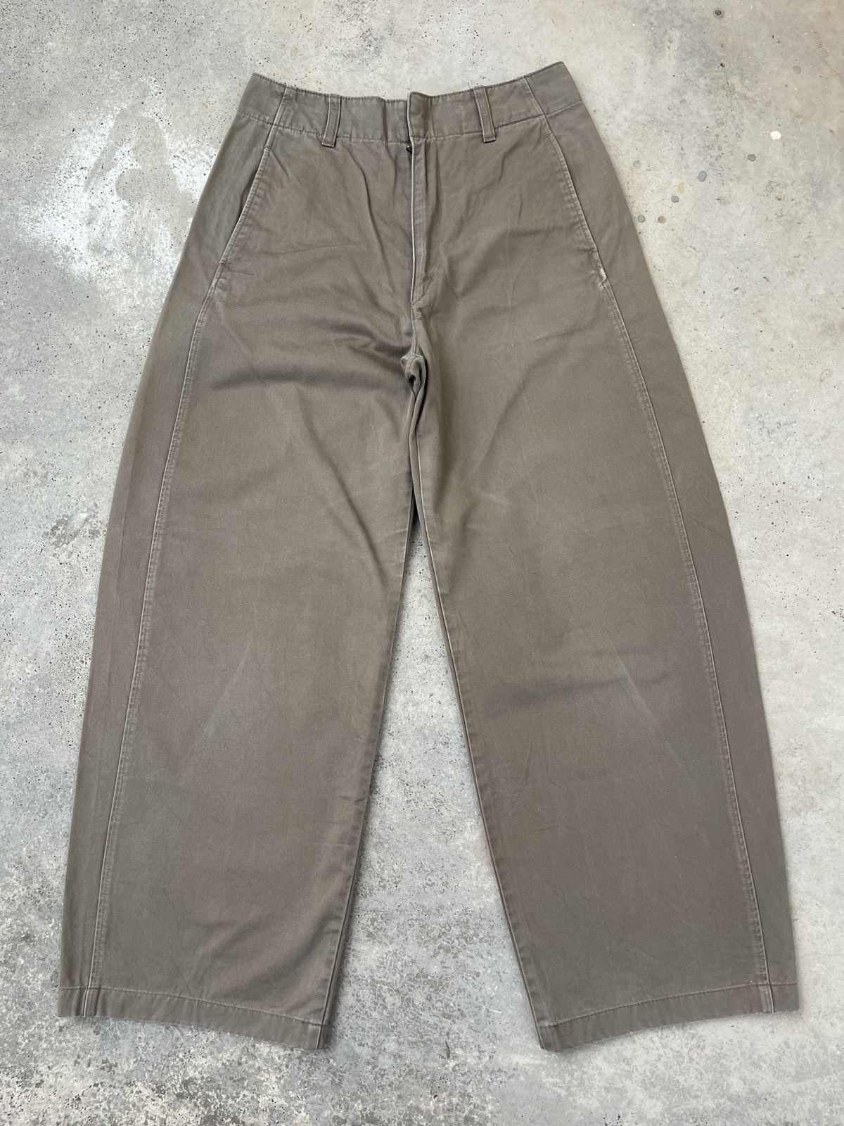 Japanese Brand × Jun Takahashi × Uniqlo Vintage Japanese Uniqlo Beige Distressed Baggy Jeans Size US 28 / EU 44 - 1 Thumbnail