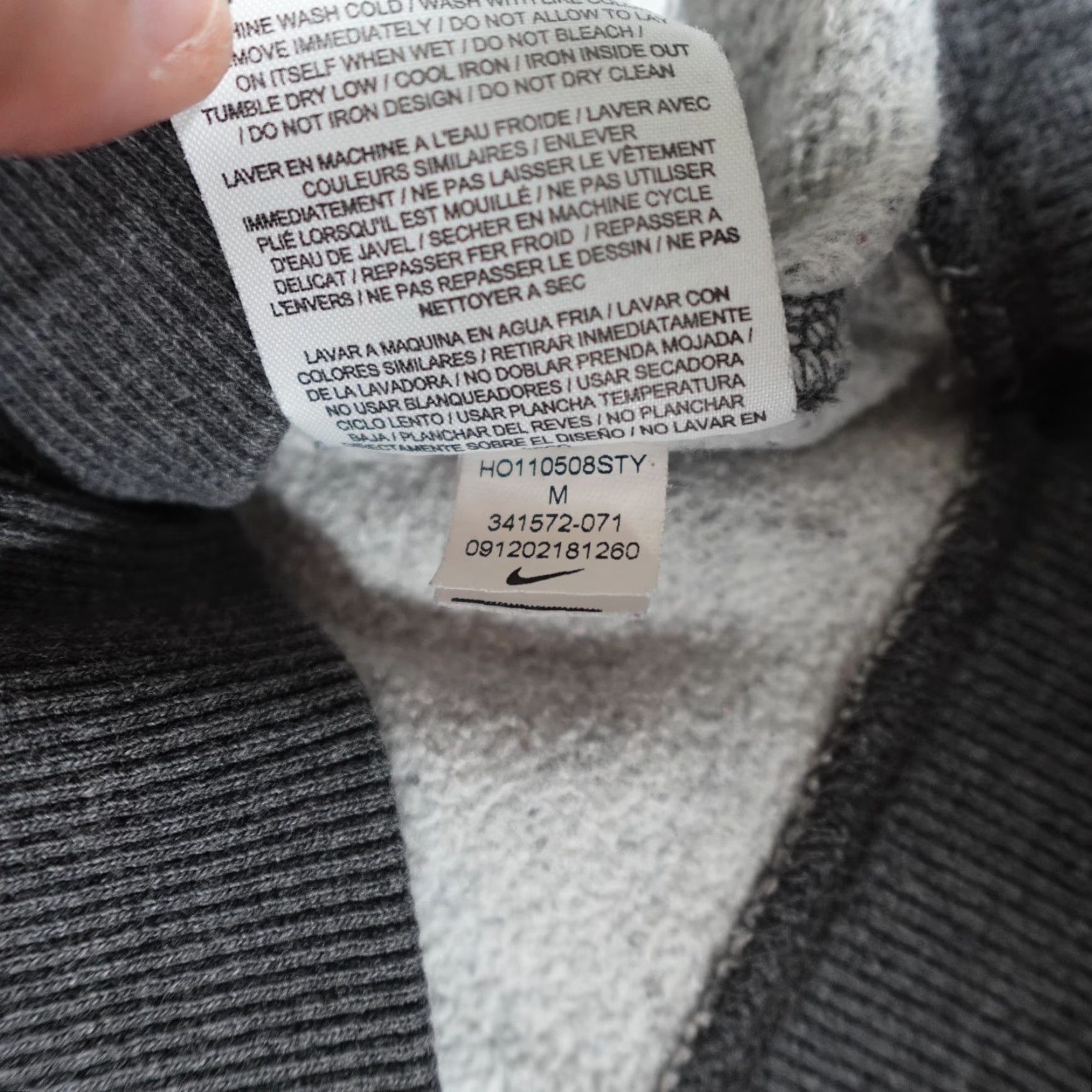 Nike VINTAGE Nike Swoosh Hoodie Mens M Streetwear Embroidered Gray Pullover Sweatshirt 2000s Sportswear Figurehood Size US M / EU 48-50 / 2 - 7 Thumbnail
