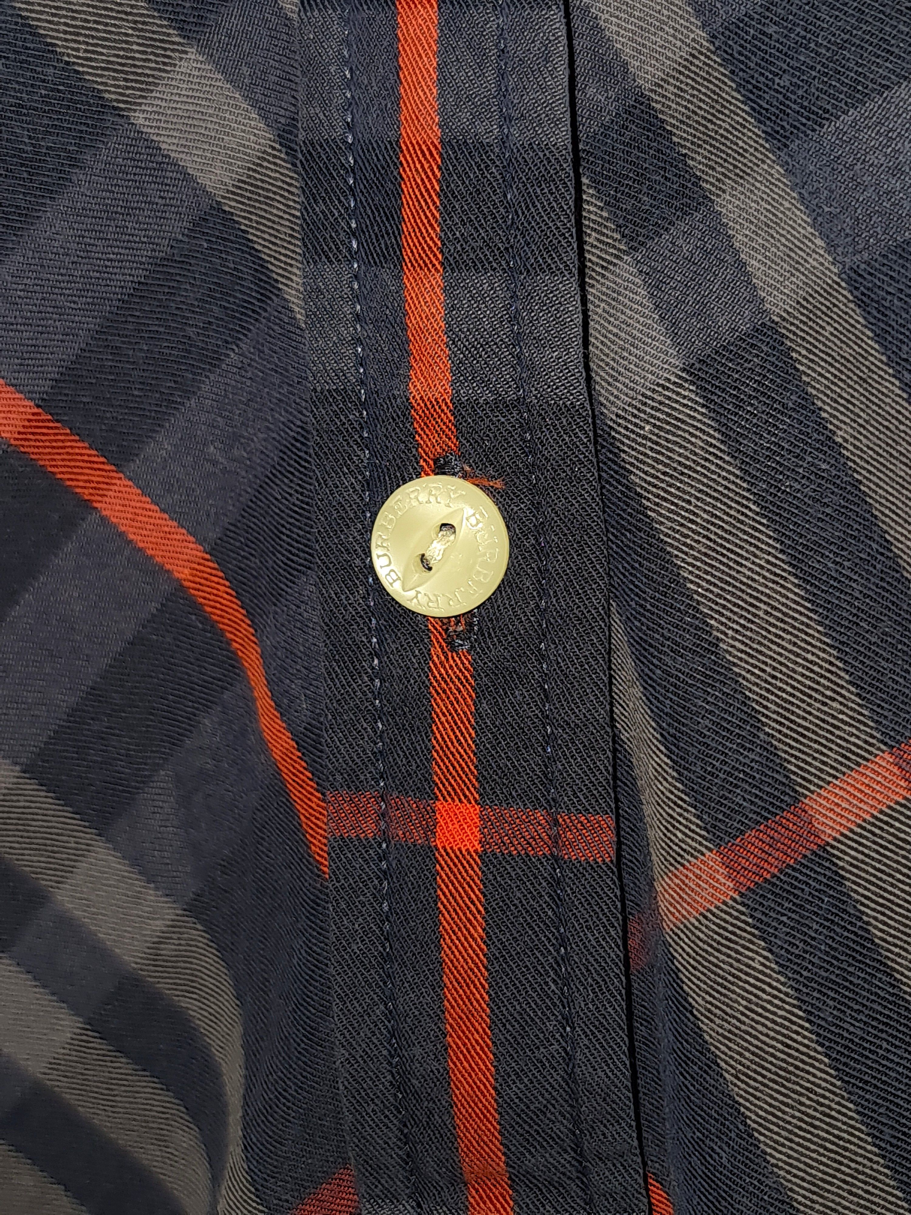 Burberry 90s Vintage Burberry London Blue Check Nova Shirt Tee Size M / US 6-8 / IT 42-44 - 6 Thumbnail