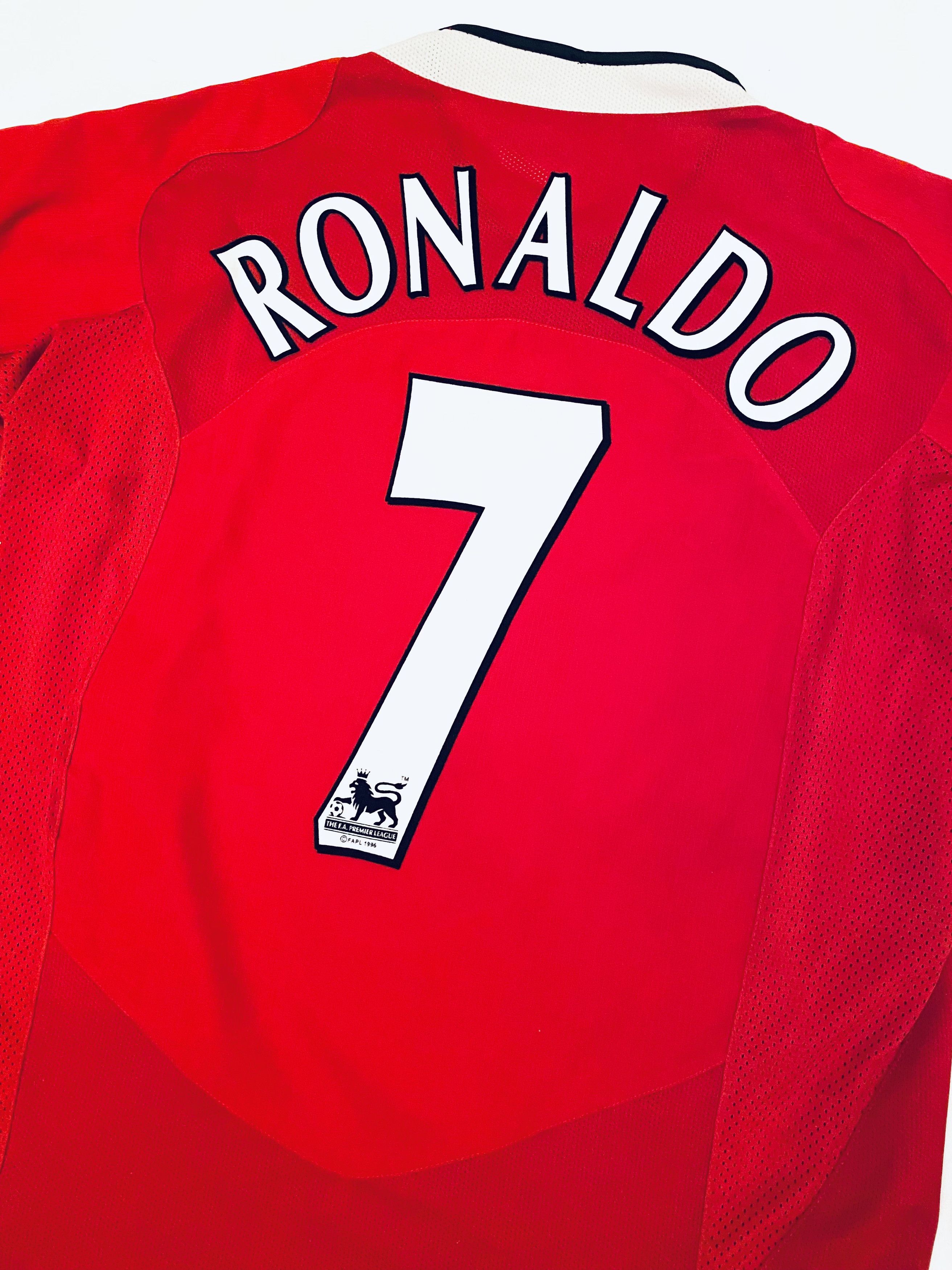 Nike Manchester United *Ronaldo* Home Jersey 2004 - 2006 LS Size US M / EU 48-50 / 2 - 4 Thumbnail