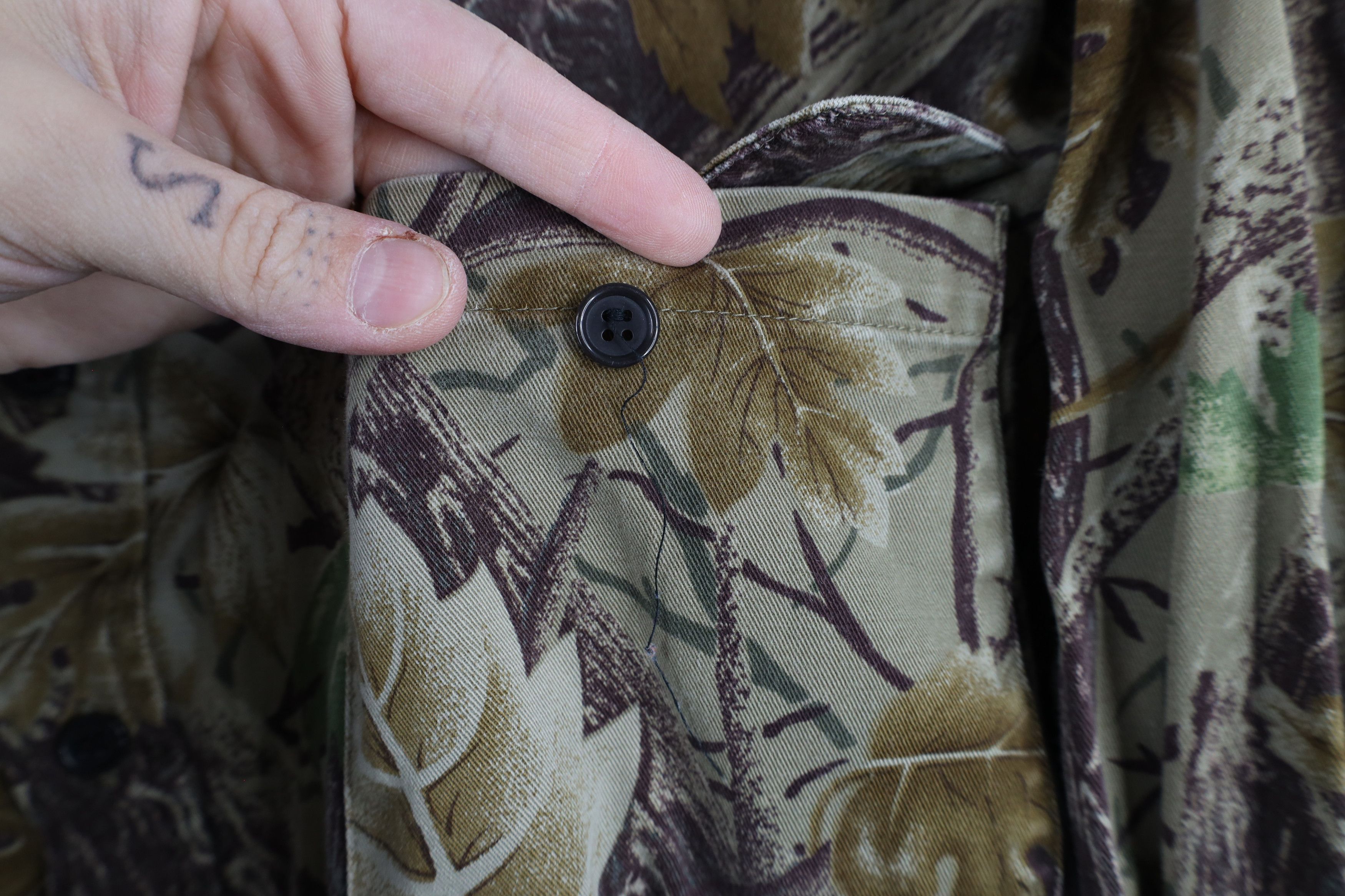 Vintage Vintage 90s Streetwear Heavyweight Camouflage Button Shirt Size US XL / EU 56 / 4 - 6 Thumbnail