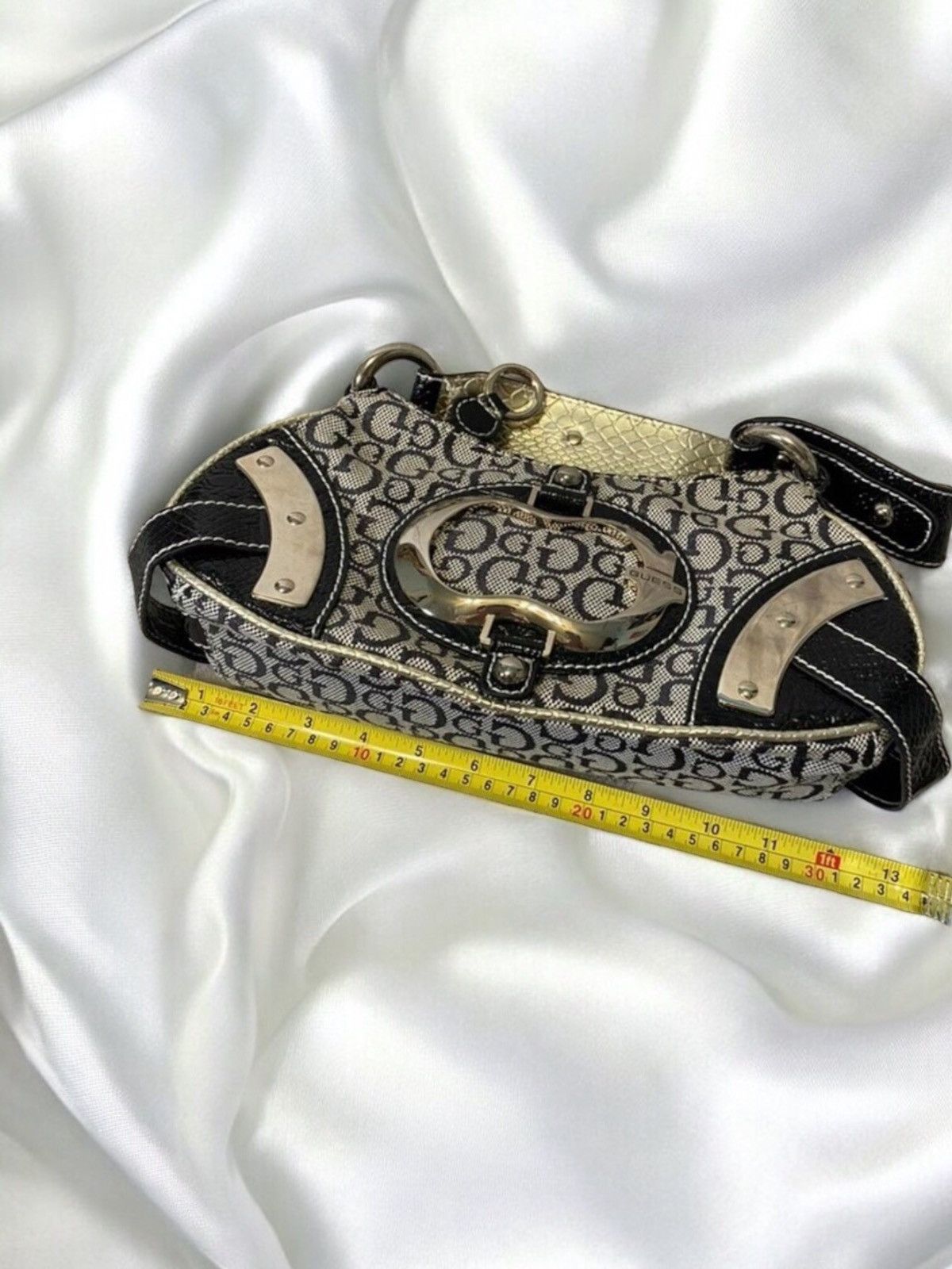 Guess GUESS Vintage 90s 2000s Y2k Signature Shoulder Bag Size ONE SIZE - 9 Thumbnail