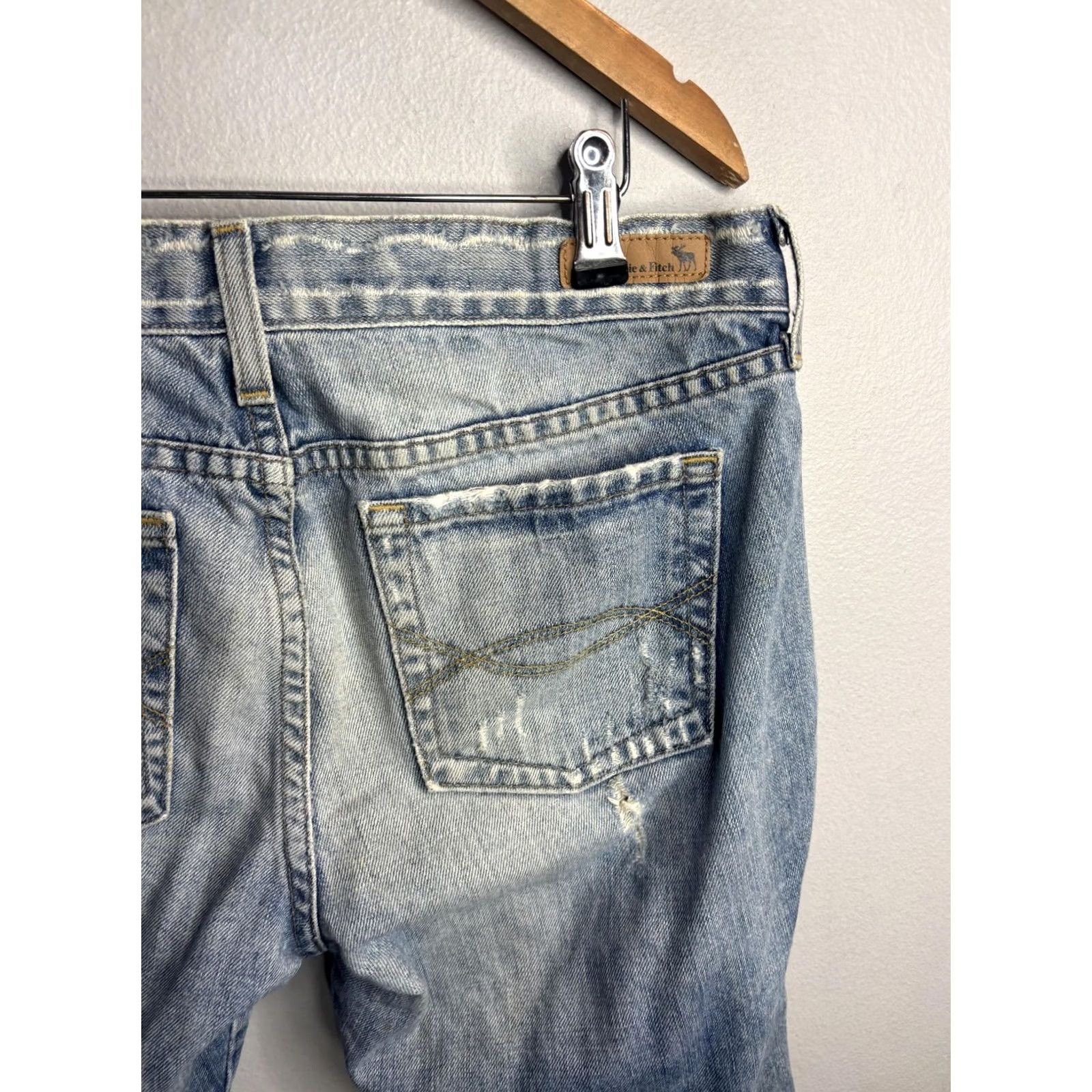 Abercrombie & Fitch Abercrombie & Fitch Jeans Womens 8 Blue Distressed Bootcut Embroidered Floral USA Size 30" / US 8 / IT 44 - 6 Thumbnail