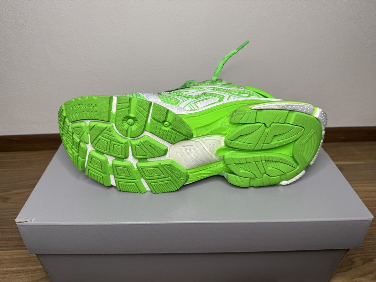 Balenciaga Balenciaga Runner Fluo Green Size US 10 / EU 43 - 8 Thumbnail