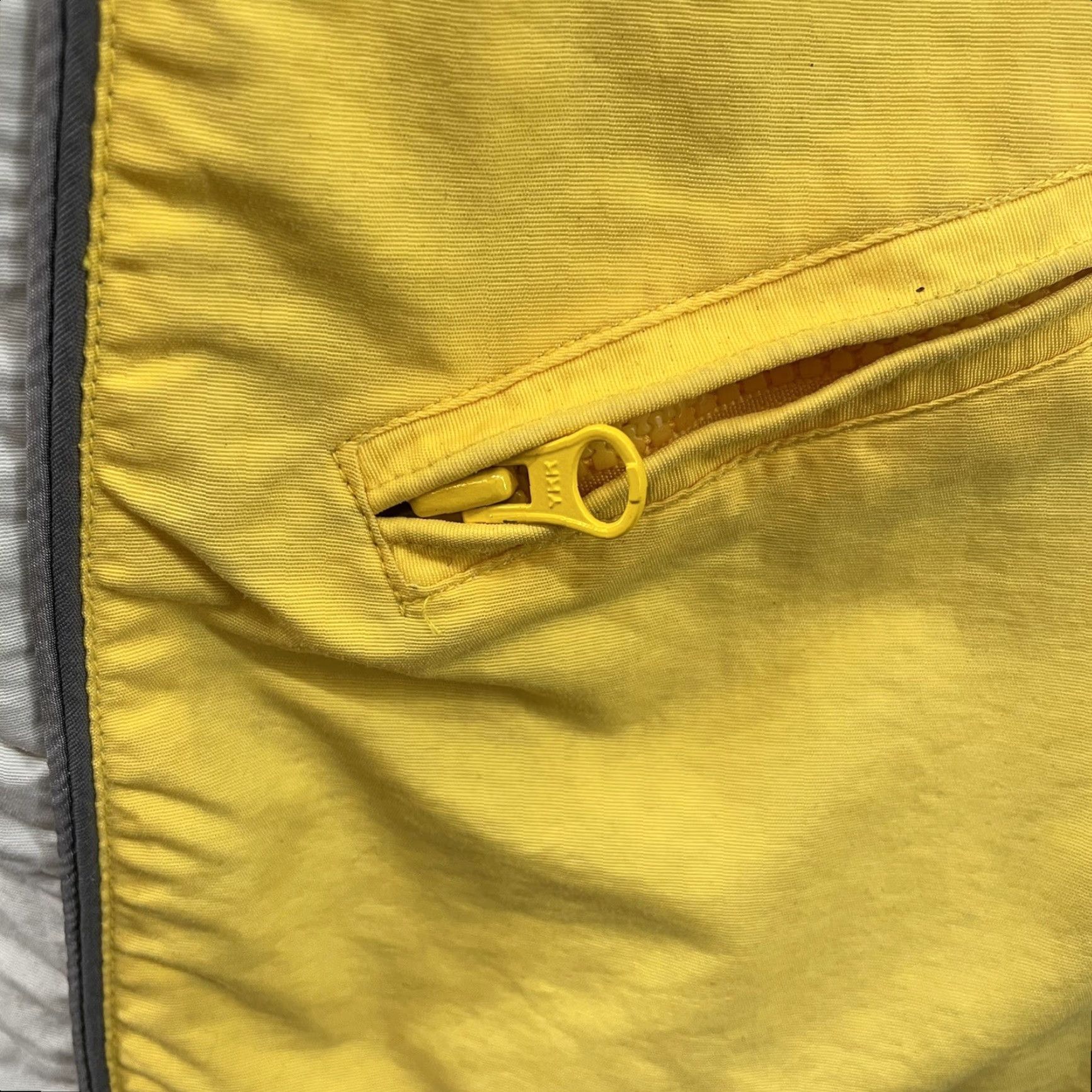 Vintage VINTAGE Old Navy Rain Jacket Coat XL Mens Yellow Nylon Fleece Lined Sporty Size US XL / EU 56 / 4 - 5 Thumbnail
