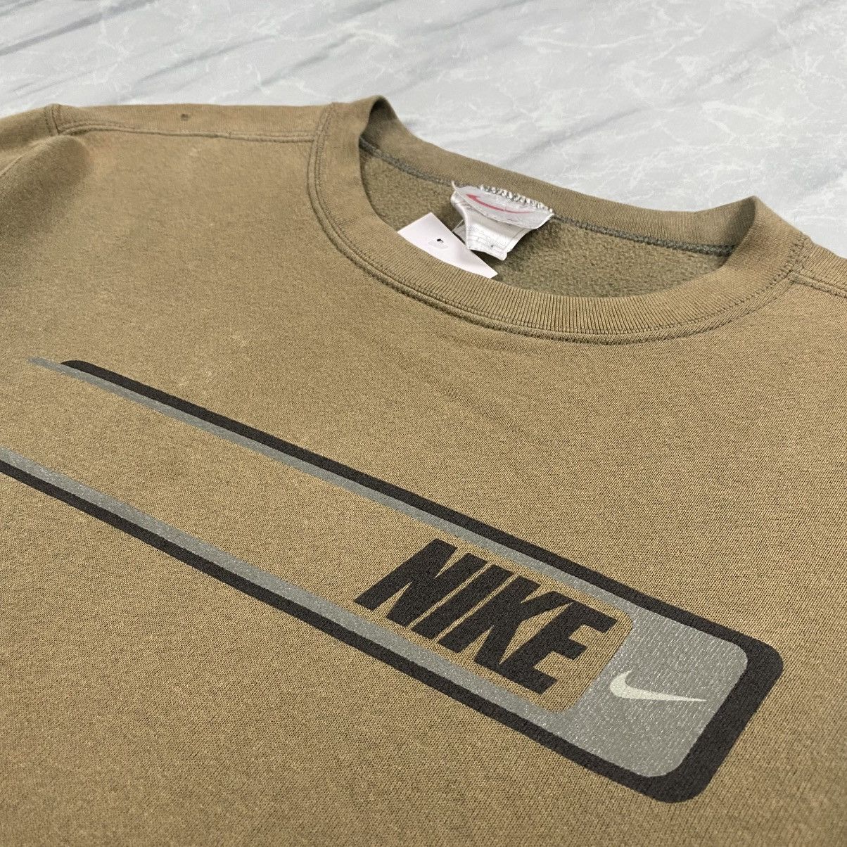 Nike Vintage 90s Nike Box Logo Sunfaded Crewneck Size US M / EU 48-50 / 2 - 4 Thumbnail