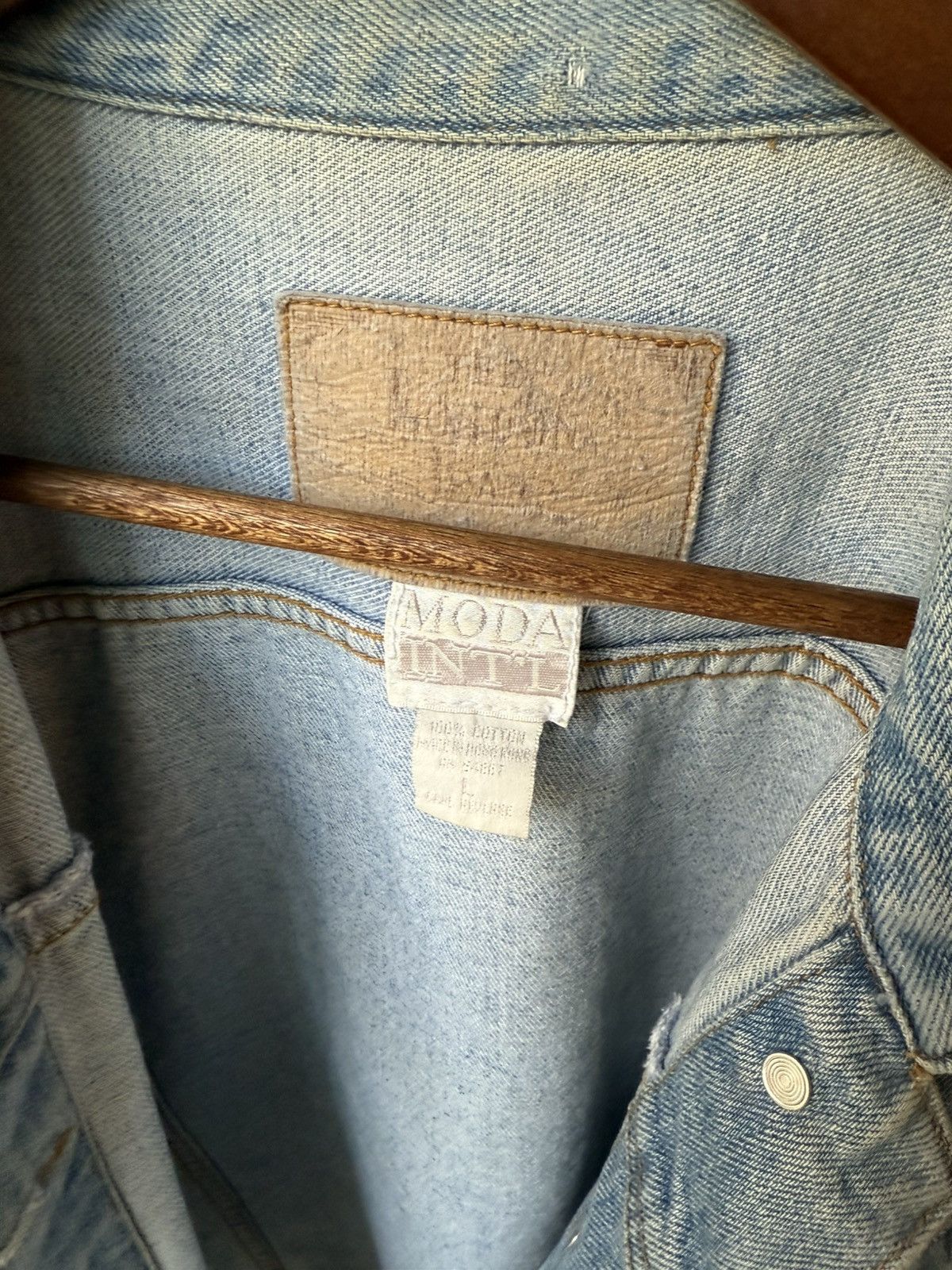 Vintage Light Wash Denim Jacket Distressed Size US M / EU 48-50 / 2 - 2 Thumbnail