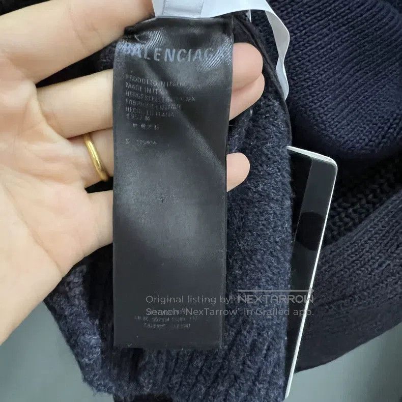 Balenciaga Balenciaga Letter Logo Asymmetrical Long Sleeve Sweater Size US S / EU 44-46 / 1 - 4 Thumbnail