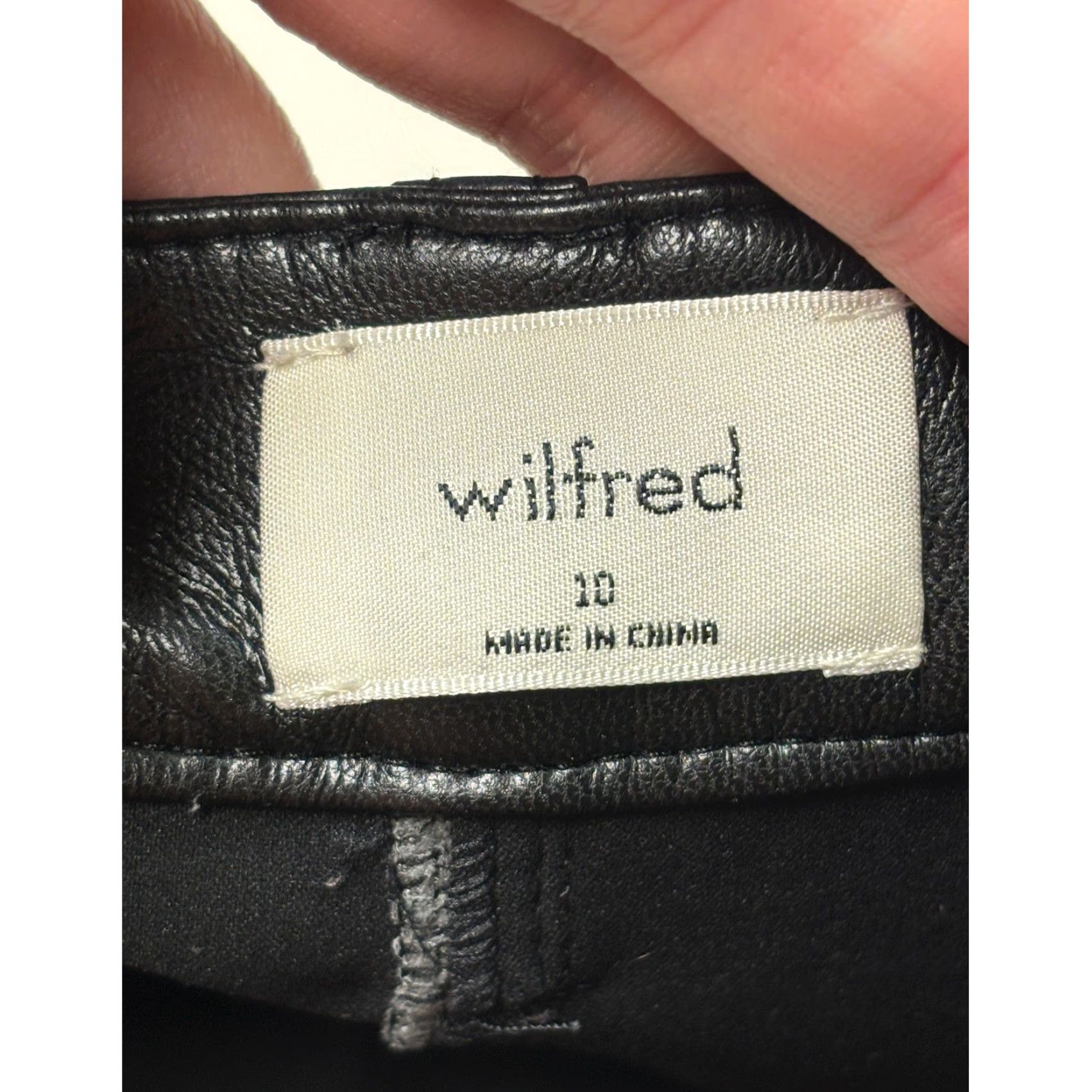 Vintage Wilfred Aritzia Black Faux Leather Pants 10 W32 L30 High Rise Straight Leg Womens Dress Pants Size 32" / US 10 / IT 46 - 5 Thumbnail