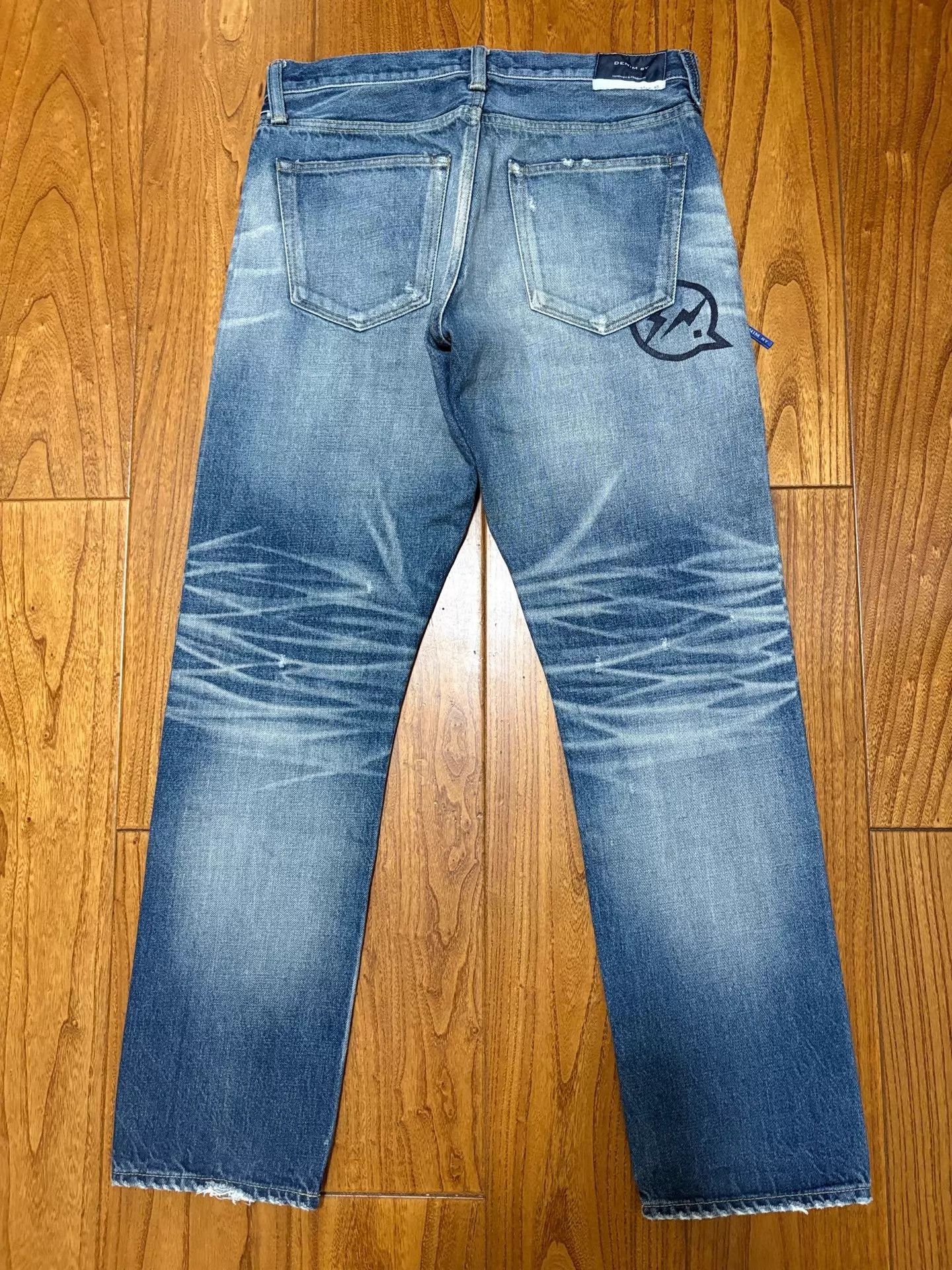 Vanquish VANQUISH & FRAGMENT Jeans W30 Intense Wash L Bolt Size US 30 / EU 46 - 2 Thumbnail