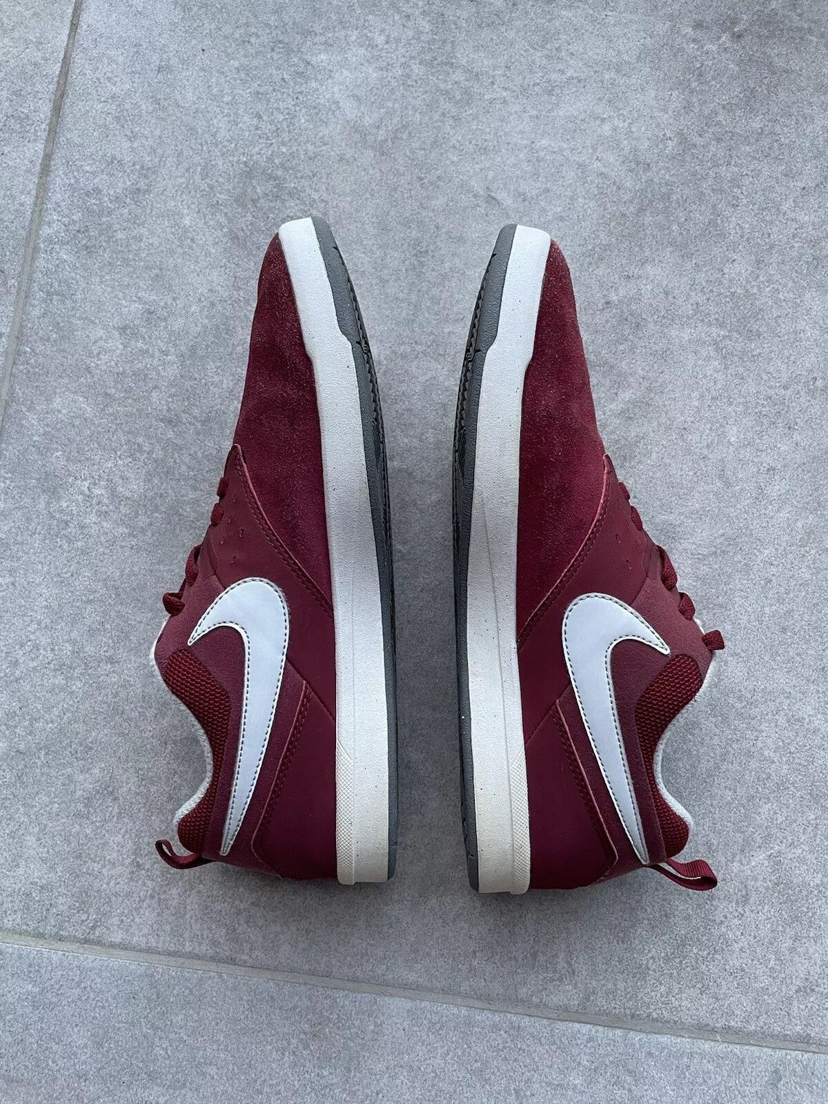 Nike NIKE SB SKATEBOARDING SKATE SHOES SUEDE RED MENS Size US 10.5 / EU 43-44 - 6 Thumbnail