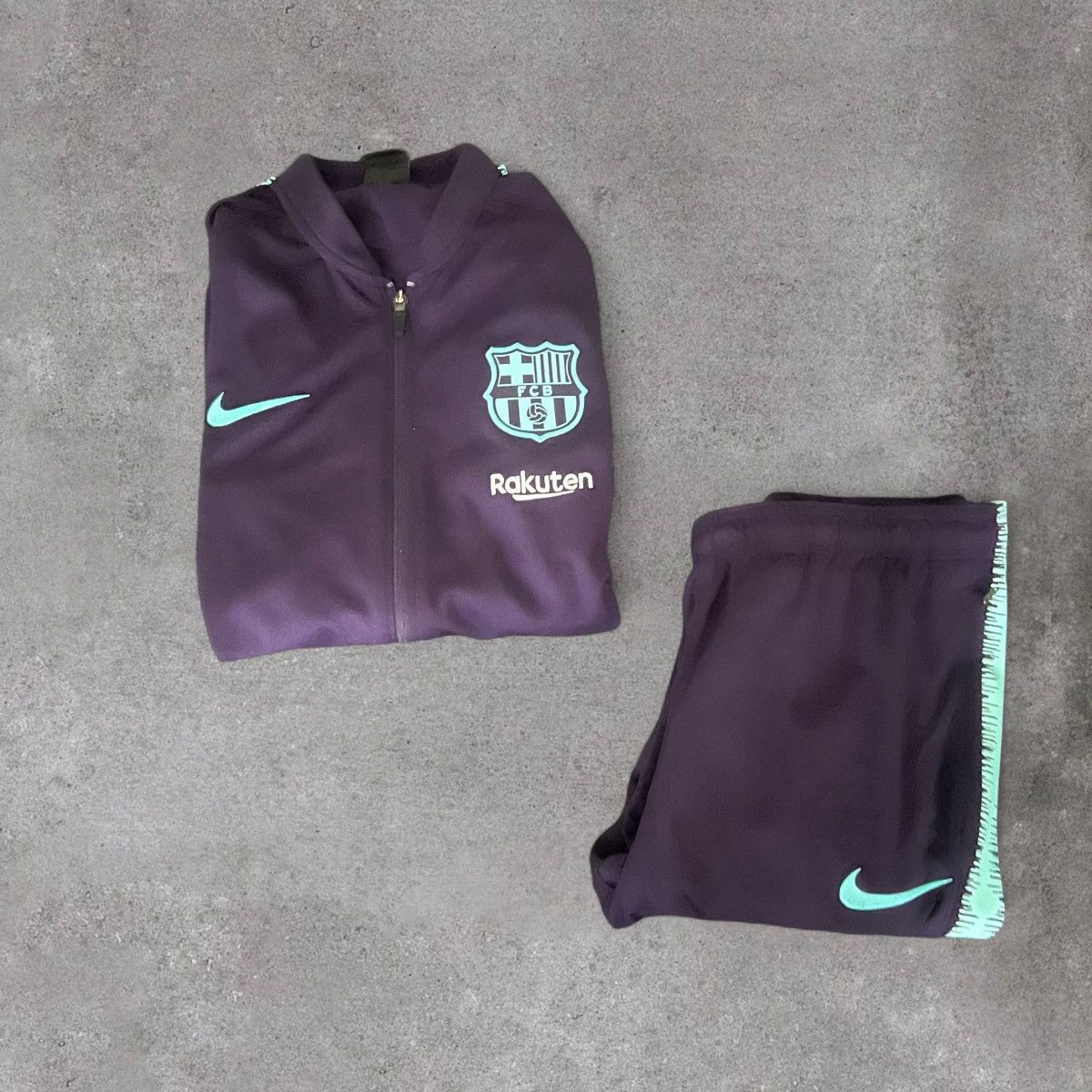 Nike Nike PSG Tracksuit darkblue Vintage jacket+pants Size US M / EU 48-50 / 2 - 5 Thumbnail
