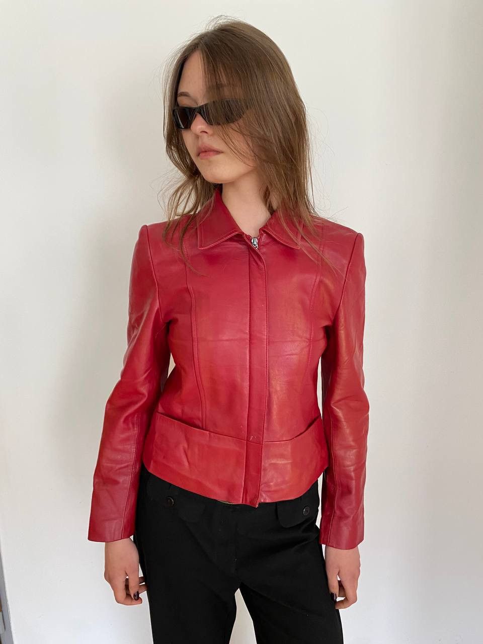 Vintage Vintage red leather tight jacket Size S / US 4 / IT 40 - 1 Thumbnail