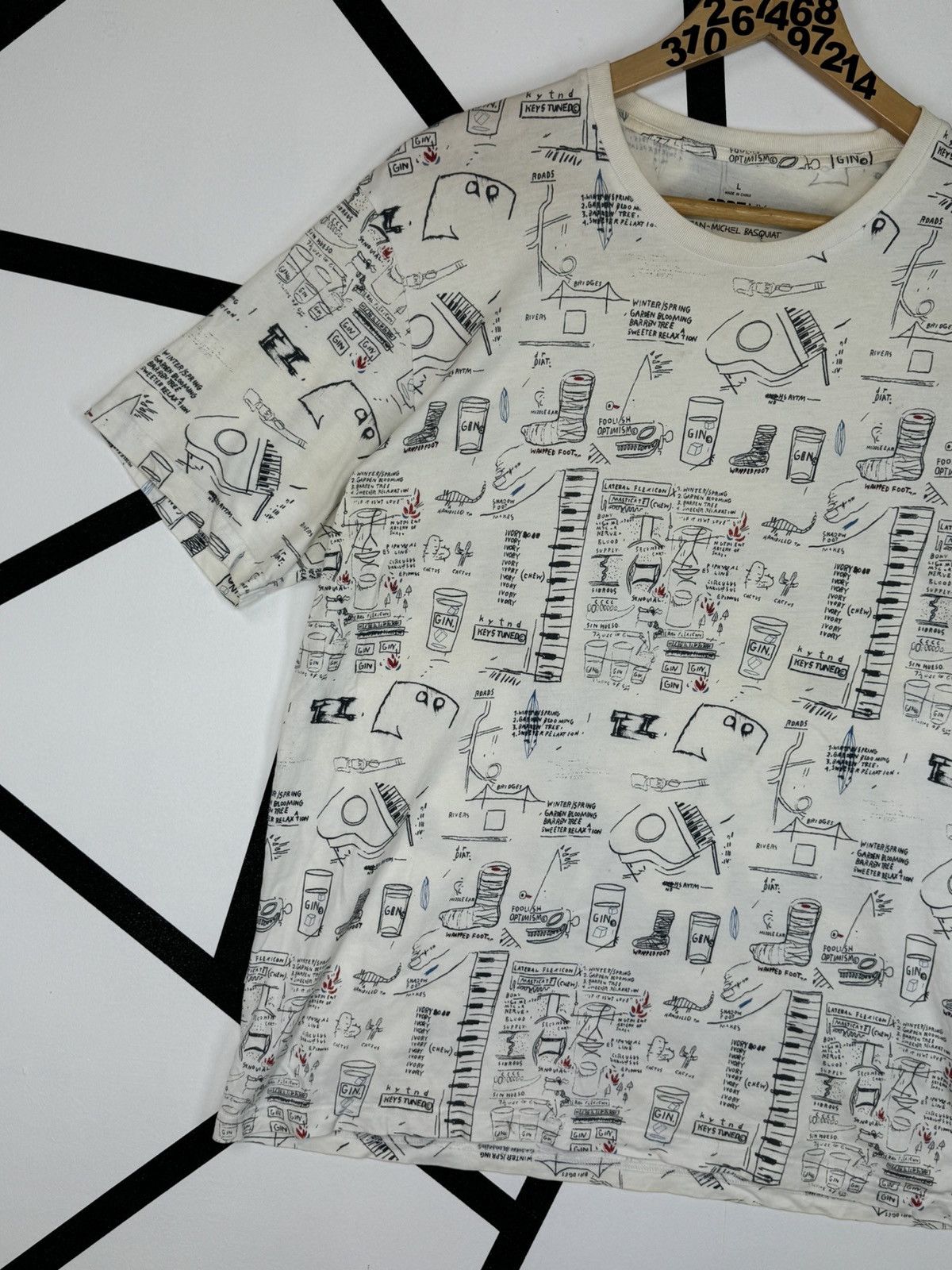 Uniqlo JEAN MICHEL BASQUIAT ART DESIGNER FULL PRINT TEE Size US M / EU 48-50 / 2 - 3 Thumbnail