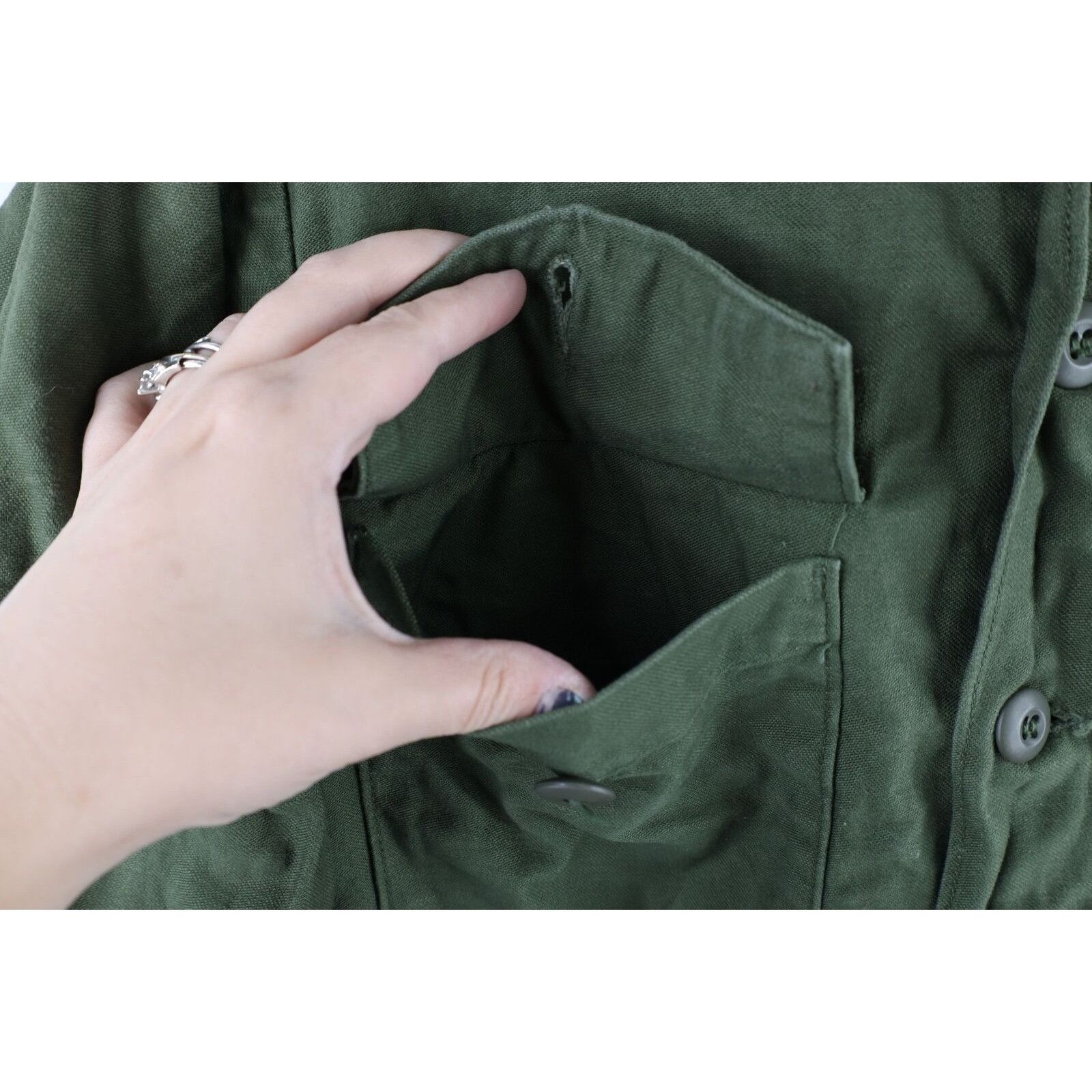Vintage Vintage 70s Vietnam Era Cotton Sateen OG 107 Button Shirt Size US M / EU 48-50 / 2 - 9 Thumbnail