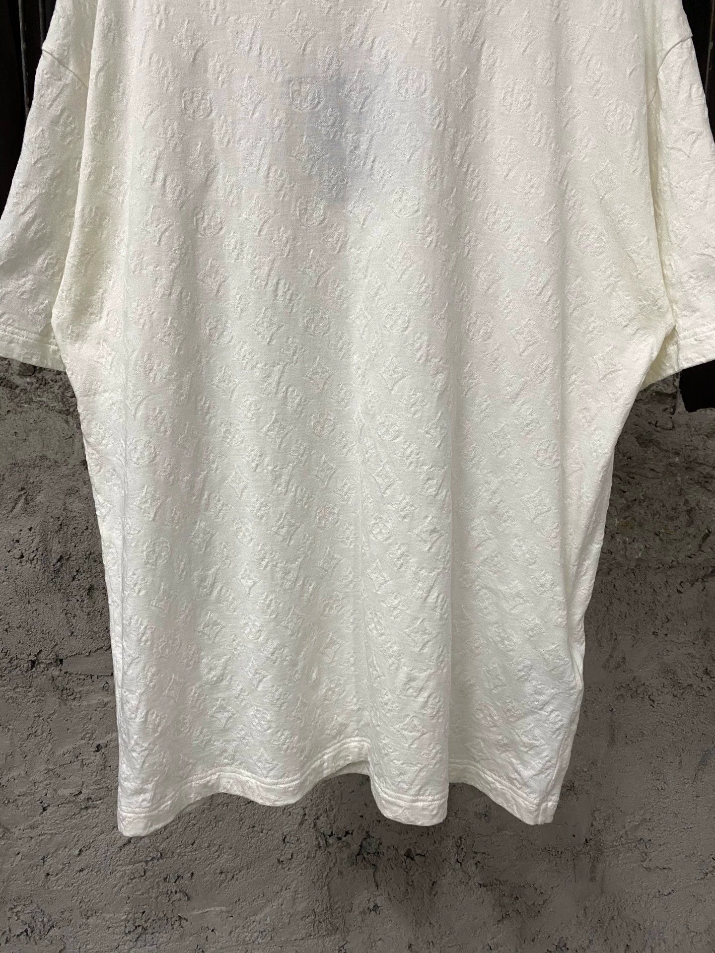 Louis Vuitton LV White Monogram Short-Sleeve Tee L NWT Size US L / EU 52-54 / 3 - 4 Thumbnail