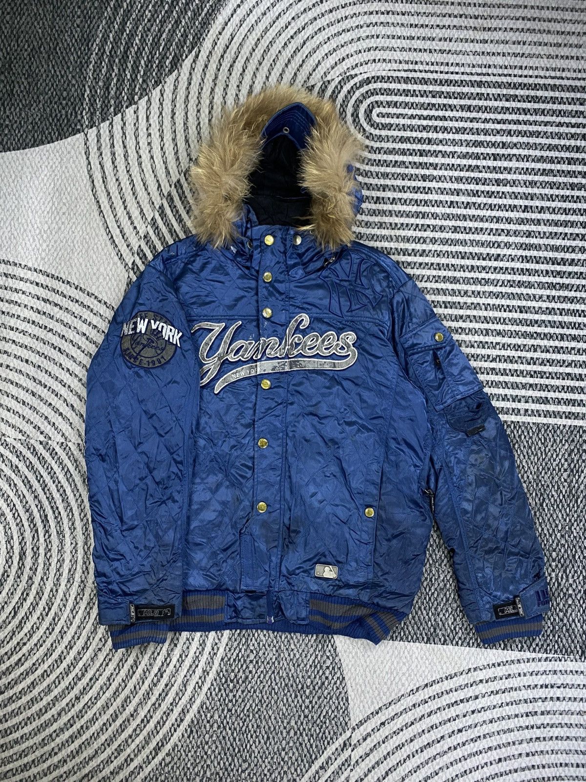 New York Yankees Vintage New York Yankees MLB Faux Fur Hoodie Jacket Size US L / EU 52-54 / 3 - 1 Thumbnail