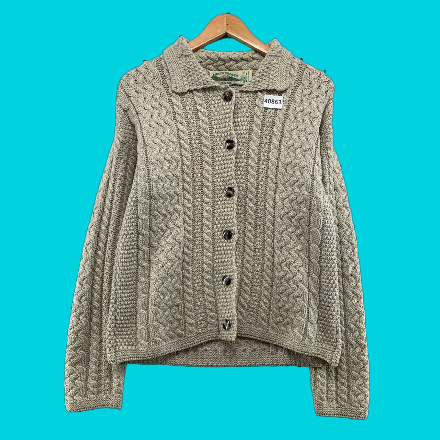 Vintage VINTAGE Aran Crafts Cardigan Shirt Women Small Beige 100% Merino Wool Cable Knit 60s? (Wait) Size S / US 4 / IT 40 - 1 Thumbnail