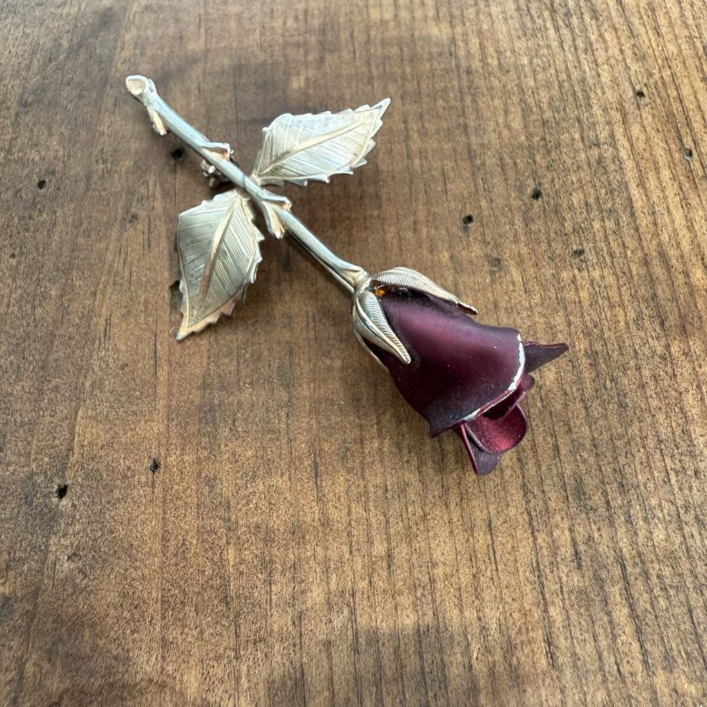 Vintage Vintage Unsigned Ruby Red Rose Pin Brooch Gold Tone 3” Size ONE SIZE - 1 Thumbnail