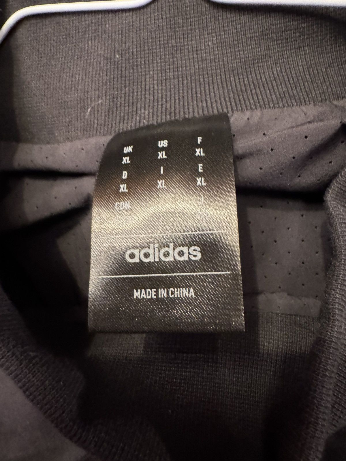 Adidas Adidas Basketball Suede Sleeveless Sweatshirt Size US XL / EU 56 / 4 - 3 Thumbnail