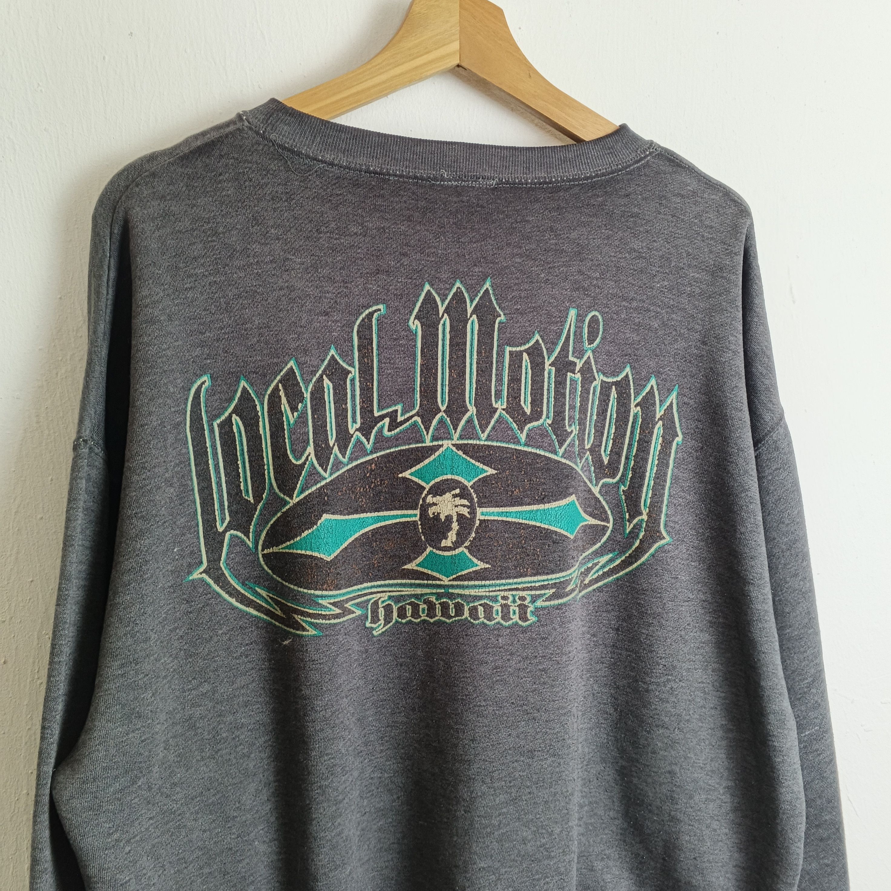 Vintage Vintage 90s Local Motion Hawaii Gray Sweatshirt Size L Size US L / EU 52-54 / 3 - 4 Thumbnail