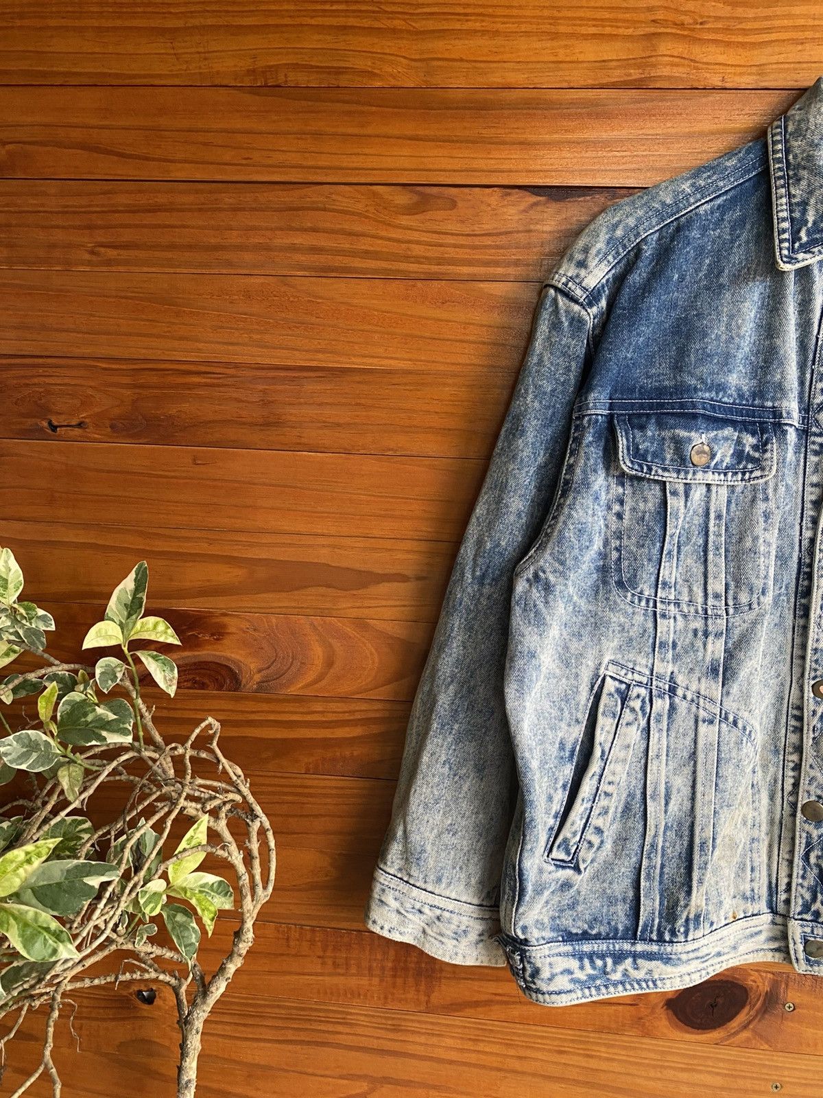 Vintage Vintage 1980s Acid-Wash Denim Jacket Unisex Retro Blue Jean Size US L / EU 52-54 / 3 - 7 Thumbnail
