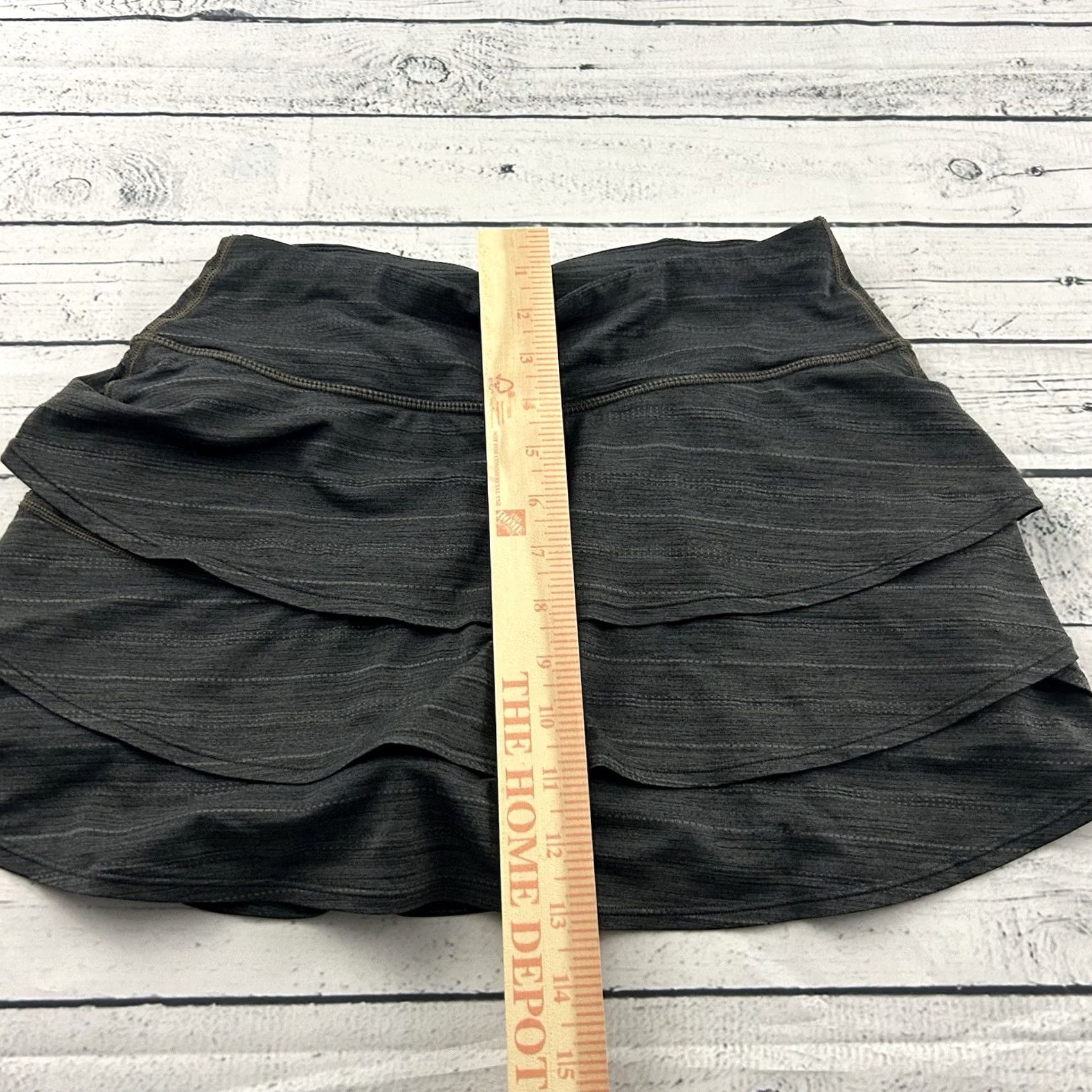 Athleta Athleta Skirt Women's S Gray Tennis Athletic Ruffle Casual Activewear Short/Skirt Women’s Small Gray Tennis Size 28" / US 6 / IT 42 - 2 Thumbnail