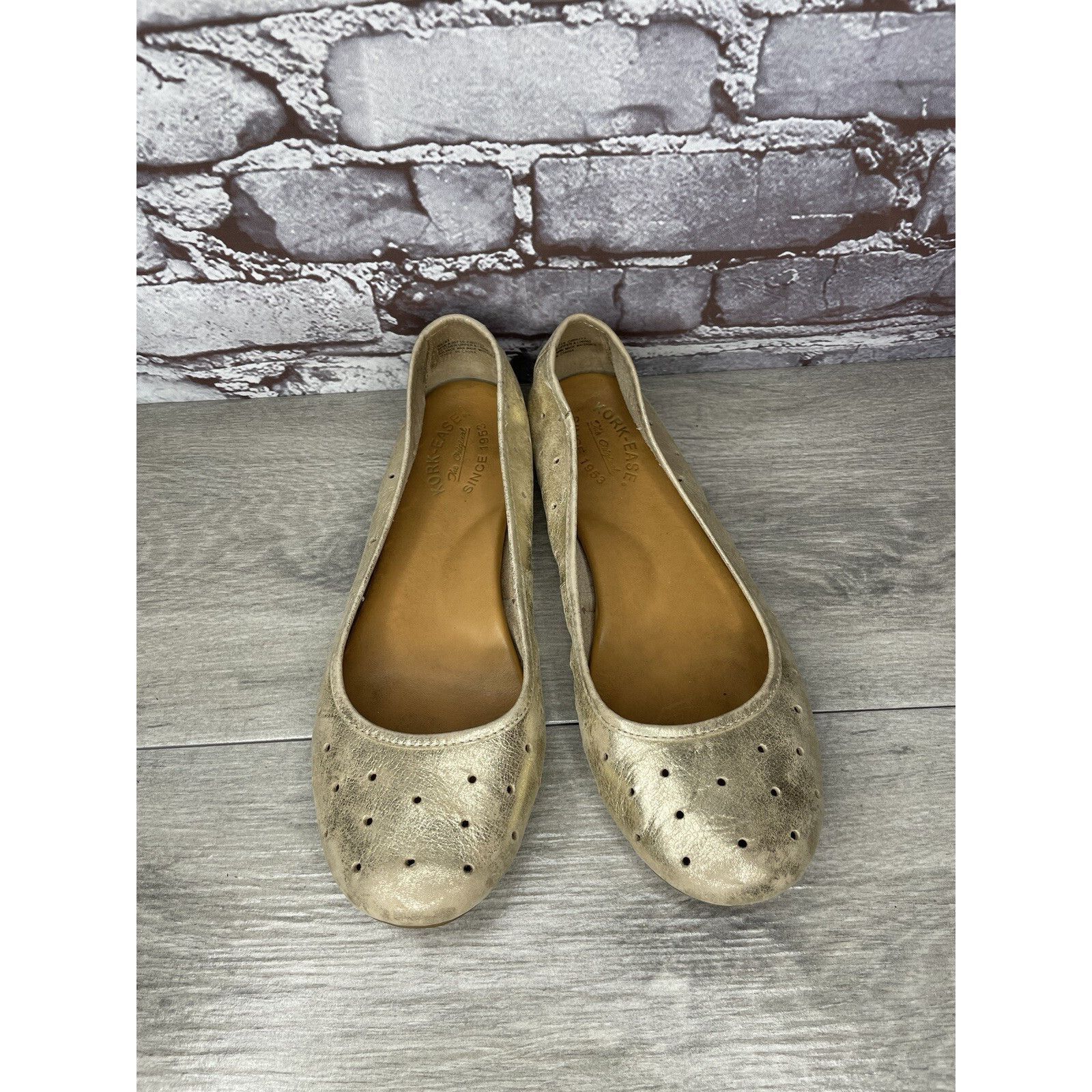 AFFXWRKS Kork Ease Metallic Gold Leather Perforated Ballet Flats Shoe Size US 11 / IT 41 - 2 Thumbnail