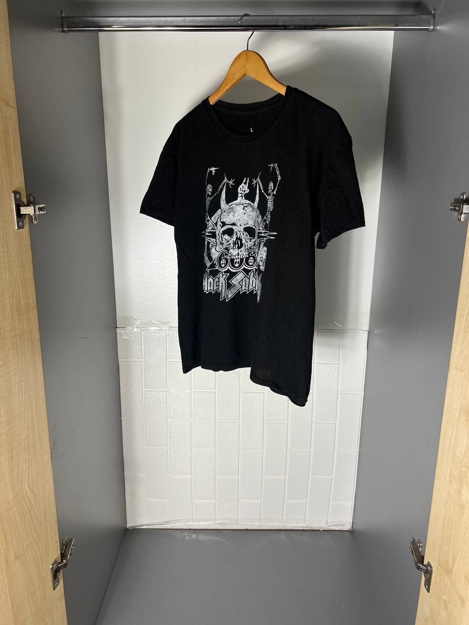Band Tees VINTAGE BLACK SABBATH TOUR ROCK T-SHIRT METAL PUNK Y2K 90s Size US L / EU 52-54 / 3 - 4 Thumbnail