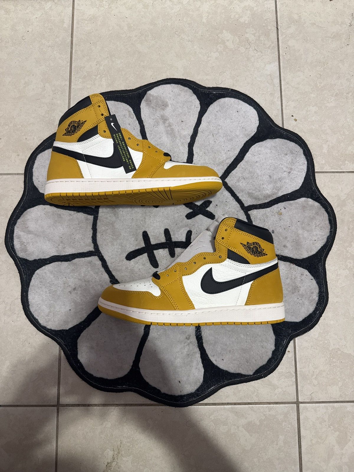 Jordan Brand Jordan 1 Retro High Size US 10 / EU 43 - 2 Thumbnail