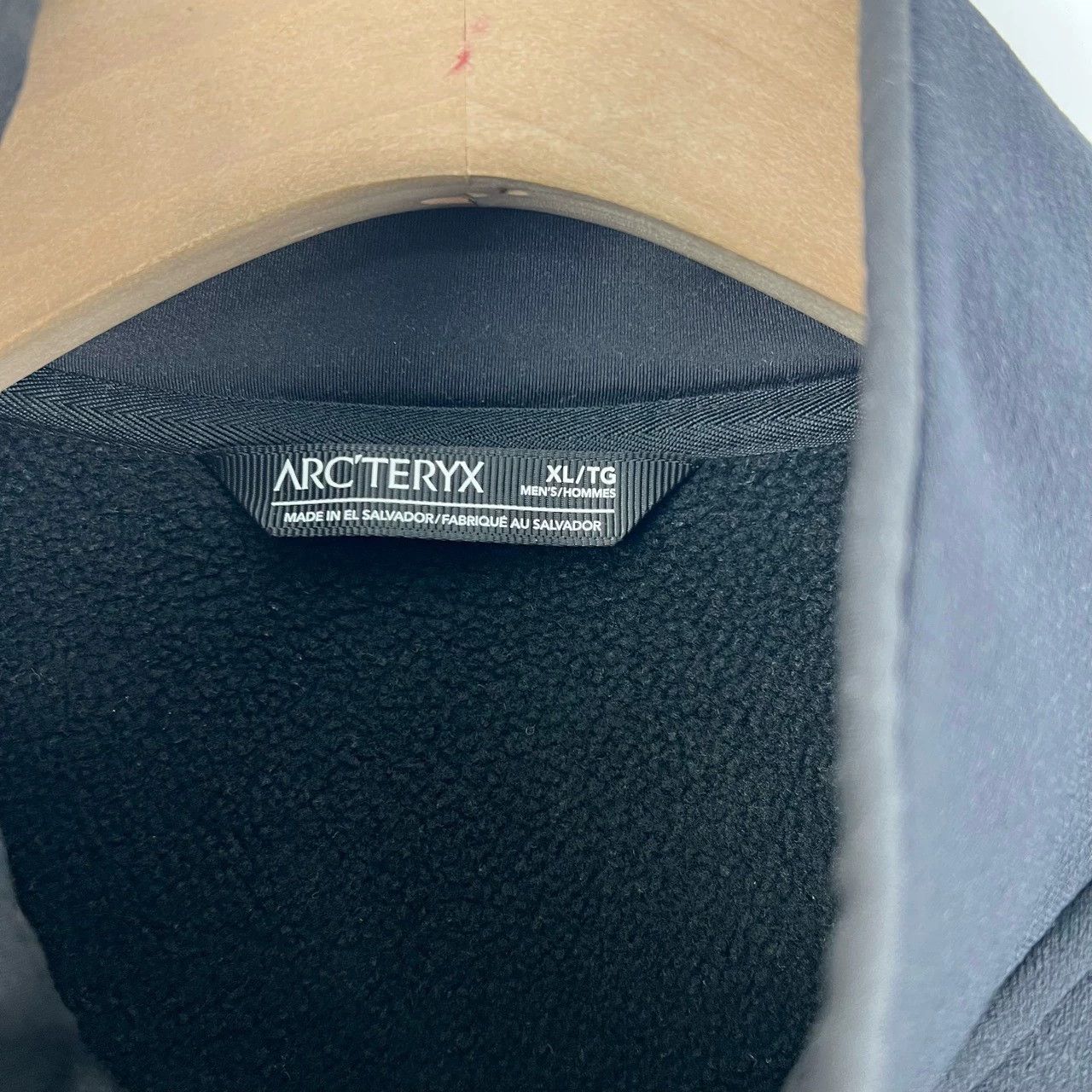 Arc'teryx Nearly new, flawless! Arcteryx Black Fleece Jacket, Size XL / US 12-14 / IT 48-50 - 7 Thumbnail