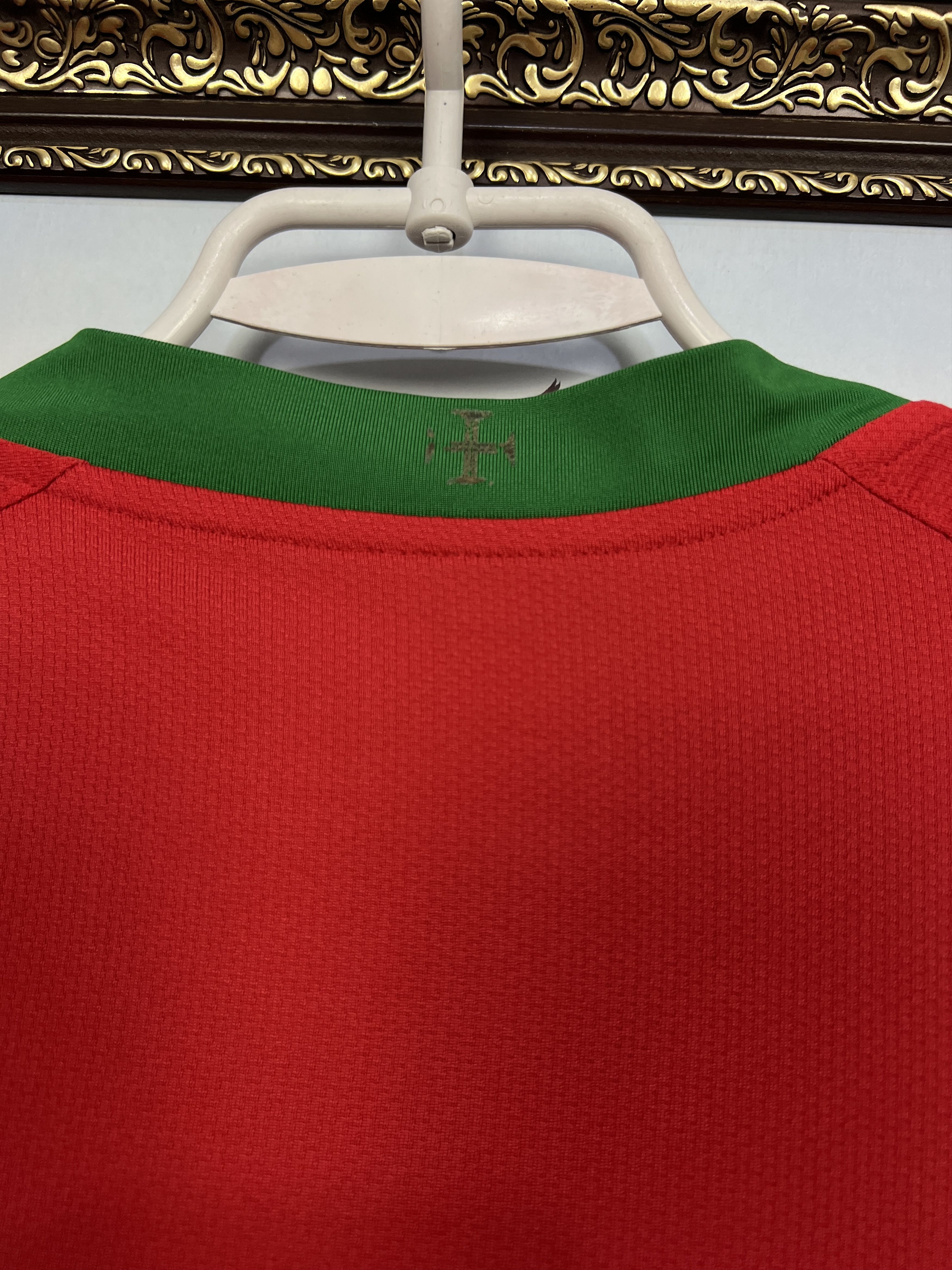 Nike Portugal Home football shirt 2008 Soccer Nike Jersey Mens Size US L / EU 52-54 / 3 - 12 Thumbnail