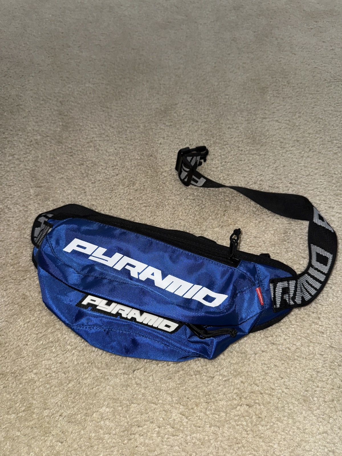 Black Pyramid Pyramid Fanny Pack Size ONE SIZE - 1 Thumbnail