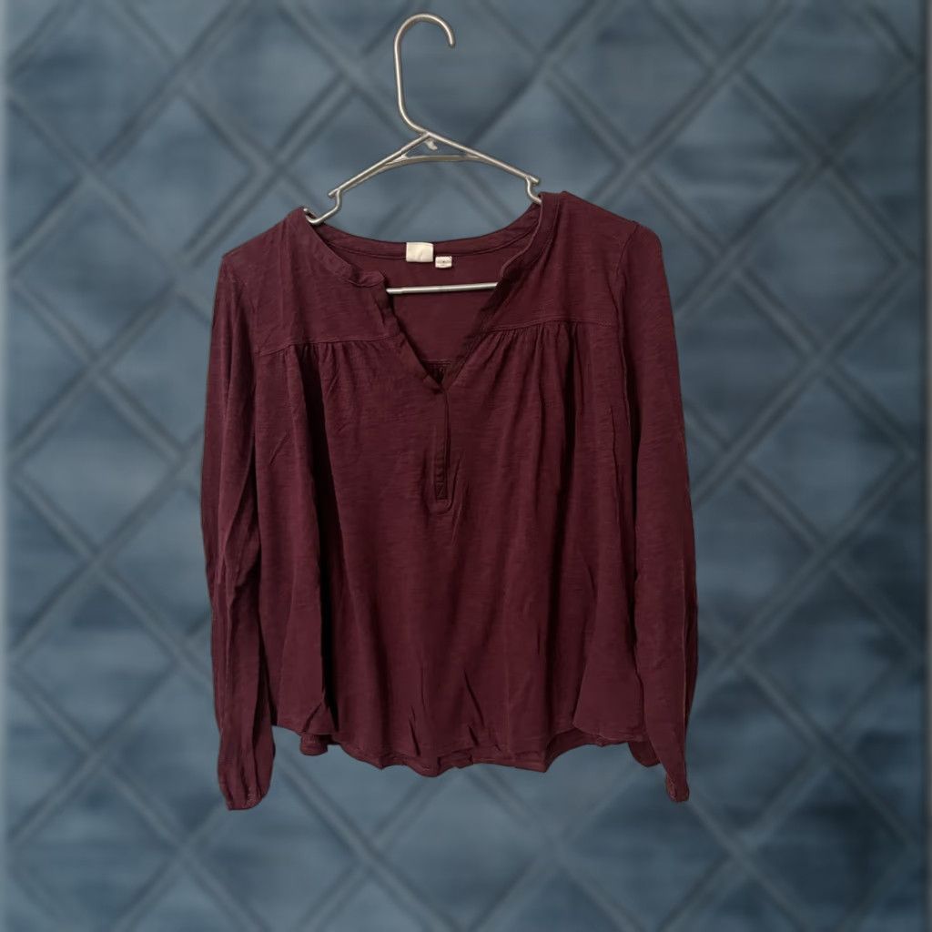 Gap Gap Blouse Shirt Womens Small Maroon V-Neck Long Sleeve Henley Boho Casual Pullover Rayon Regular Split Neck Size S / US 4 / IT 40 - 1 Thumbnail
