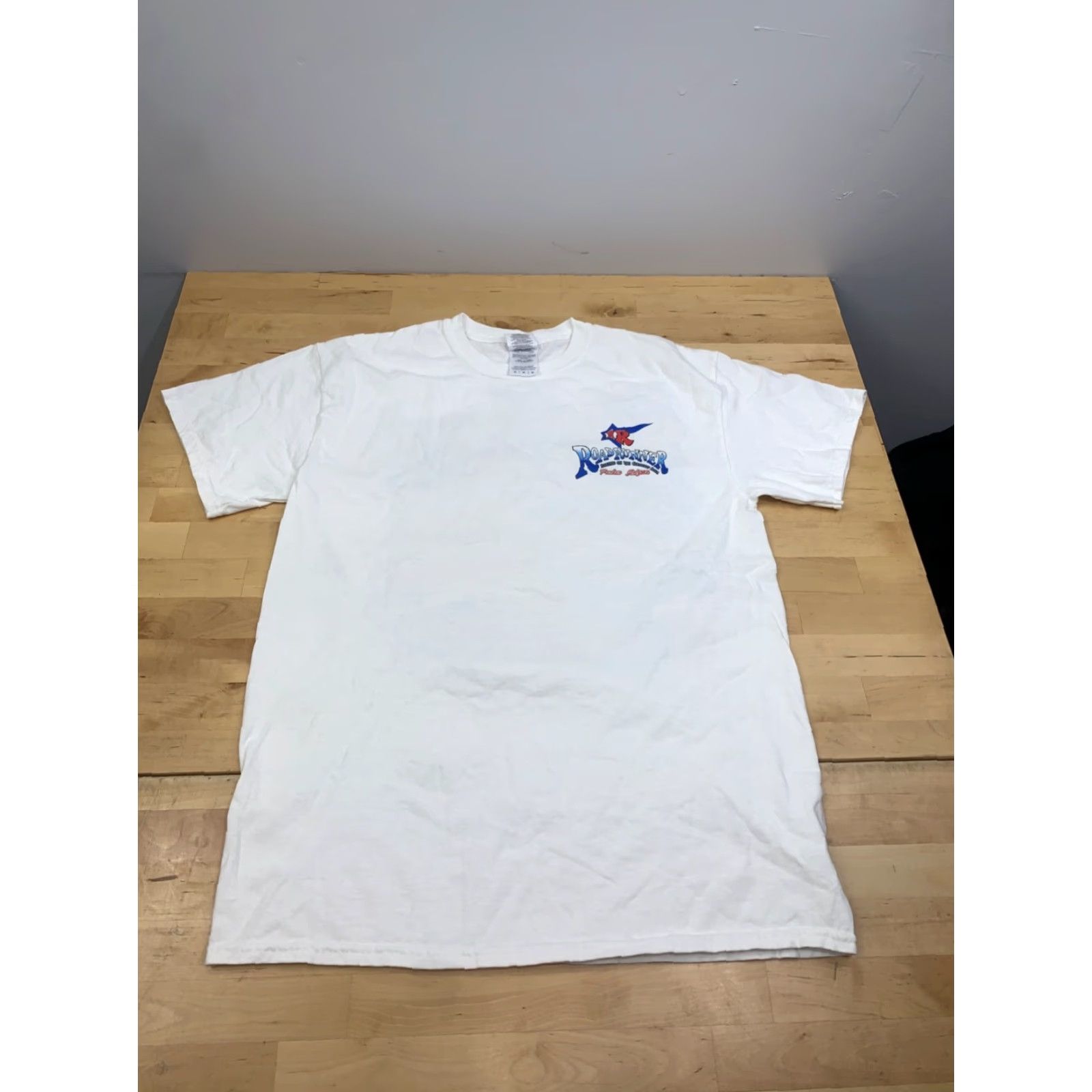Gildan VTG Roadrunner Shirt Mens M White Cotton Gildan T-Shirt Slim Fit? Regular no. Size US M / EU 48-50 / 2 - 3 Thumbnail