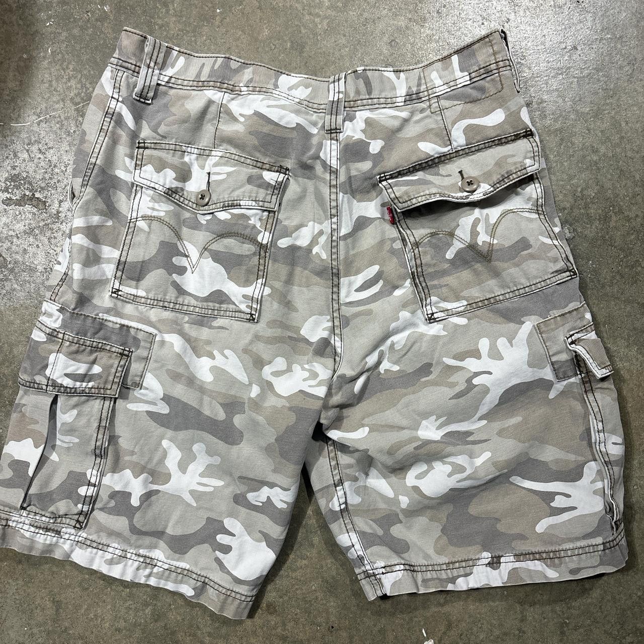 Levi's Baggy camo LEVI cargo shorts Size US 38 / EU 54 - 1 Thumbnail