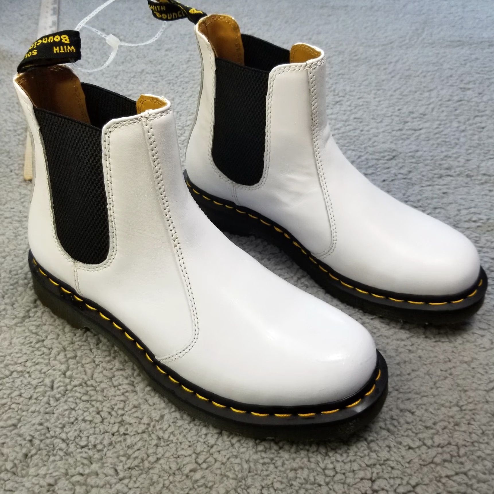 Dr. Martens VINTAGE Dr. Martens Chelsea Boot Women's Leather Platform Ankle Shoe White 10W Casual Fall Winter Size US 10 / IT 40 - 3 Thumbnail