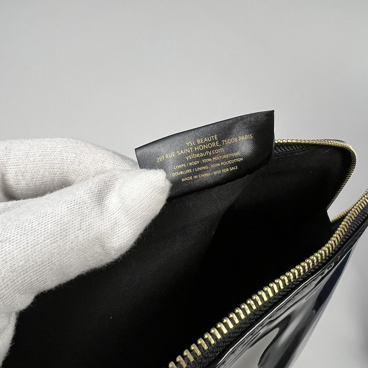 Yves Saint Laurent Yves Saint Laurent lacquered pouch Size ONE SIZE - 6 Thumbnail
