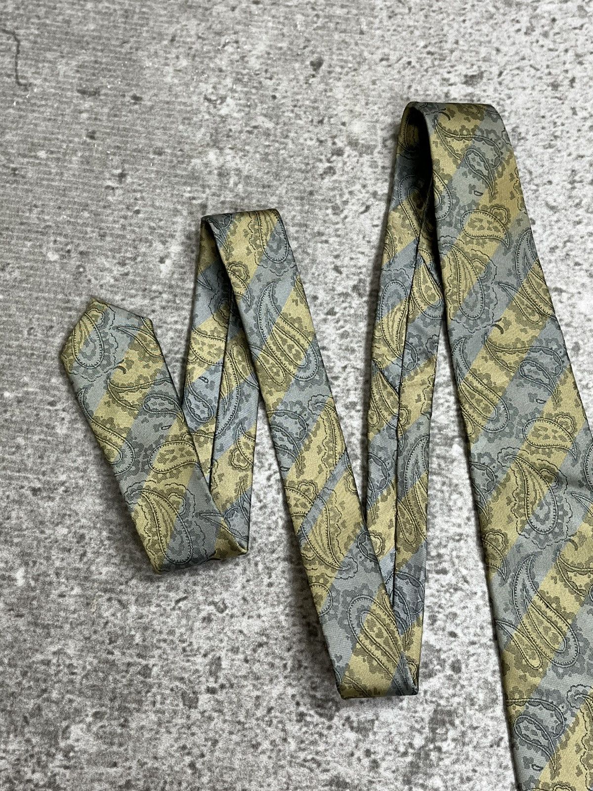 Balenciaga Vintage Balenciaga Paisley Silk Tie Size ONE SIZE - 3 Thumbnail