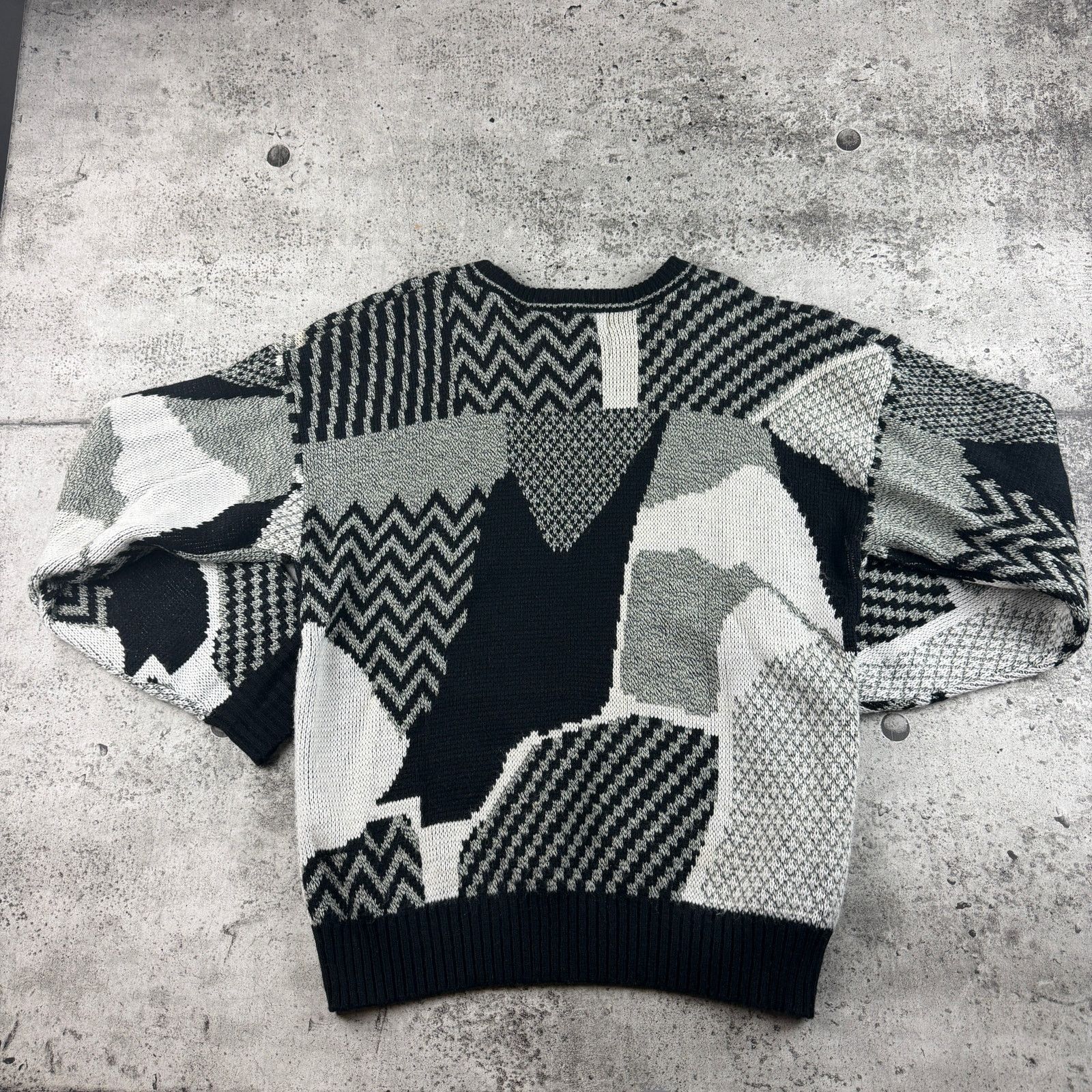 Oakton Limited Vintage Preppy Sweater Size Large Black & White Pattern Size US L / EU 52-54 / 3 - 4 Thumbnail