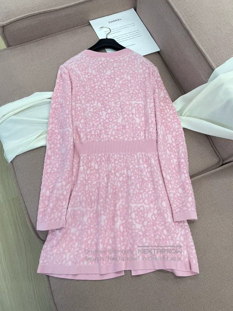 Chanel Chanel Pink embossed camellia dress Size S / US 4 / IT 40 - 4 Thumbnail