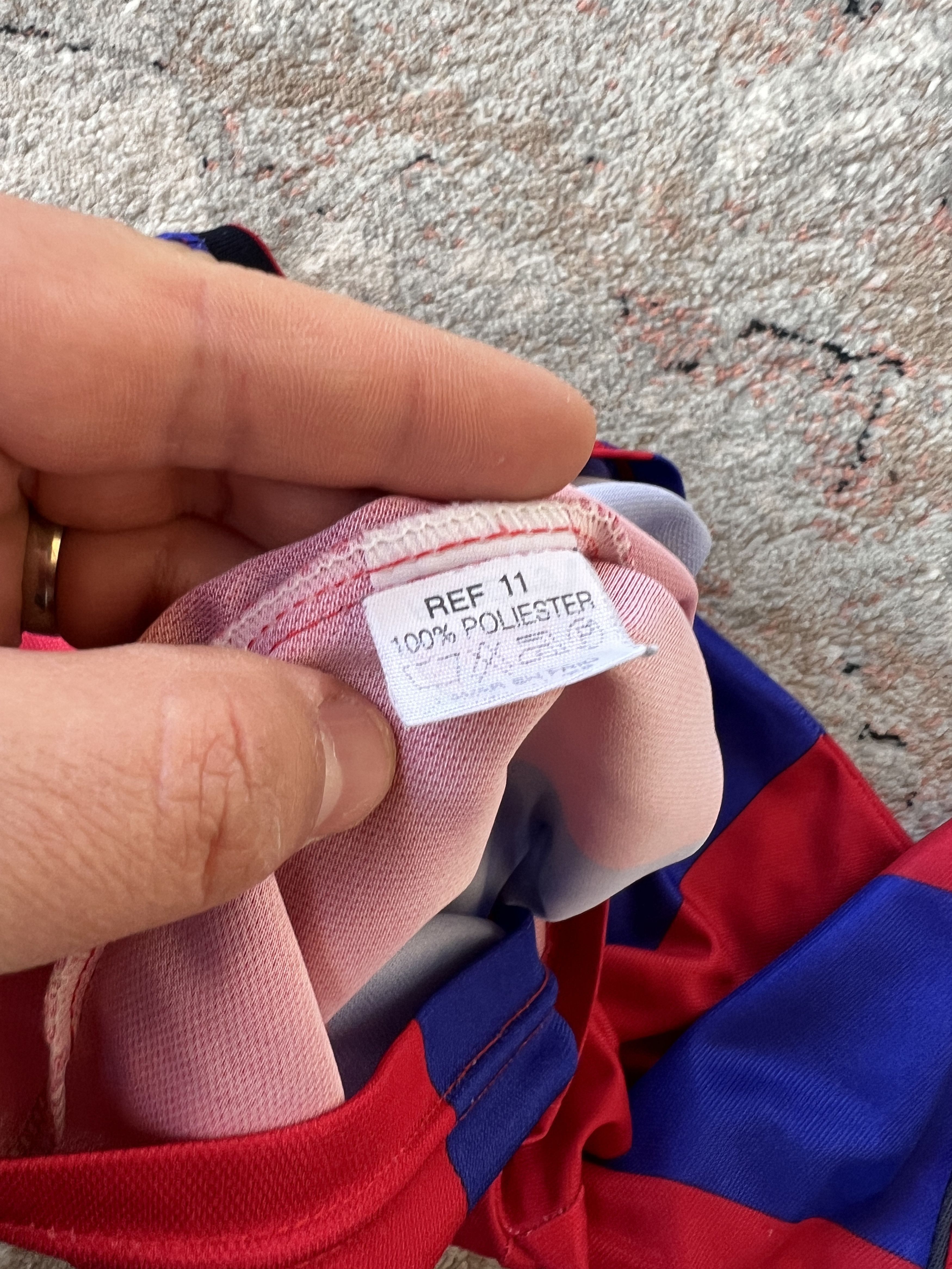 Vintage F.C. Barcelona Vintage Rivaldo 10 Jersey Size US S / EU 44-46 / 1 - 12 Thumbnail