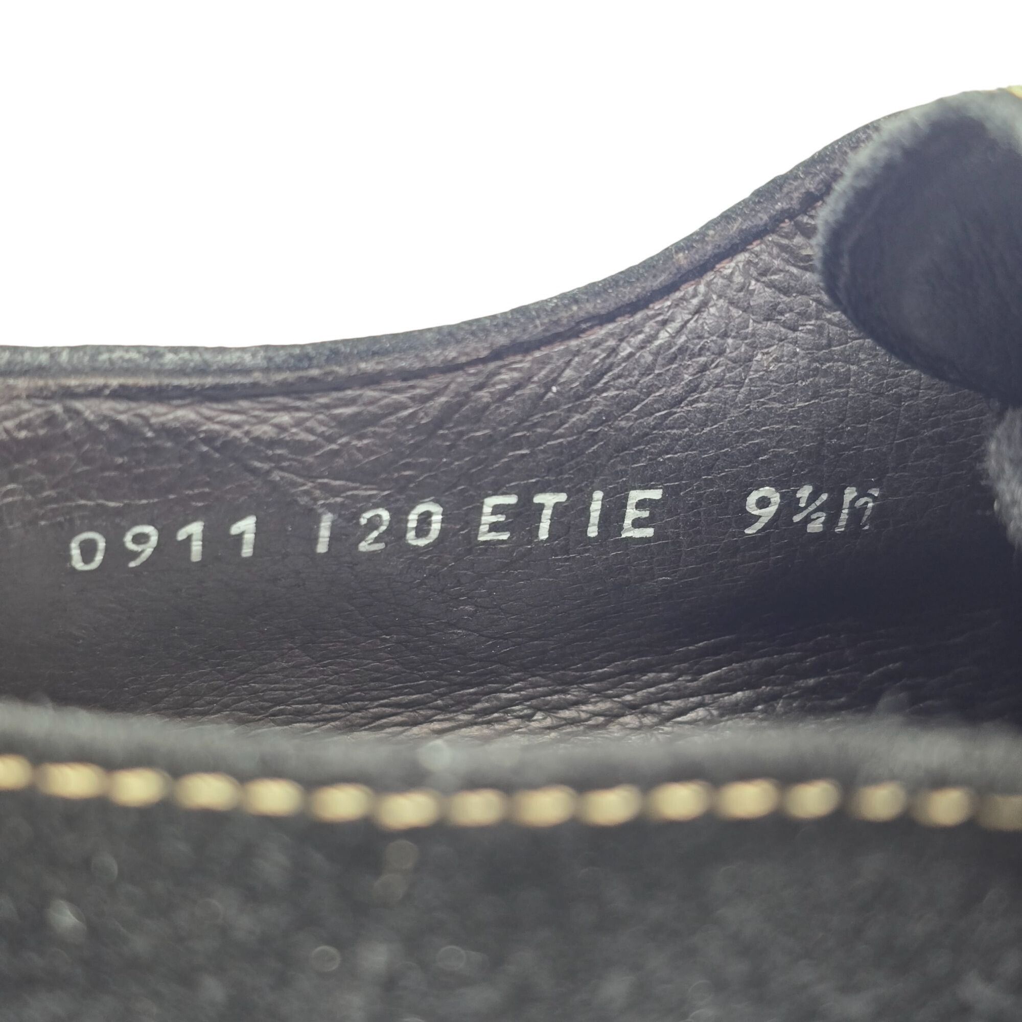Donald Pliner Donald J. Pliner Italy Men's size 9.5M Black Suede Dress Sho Size US 9.5 / EU 42-43 - 8 Thumbnail
