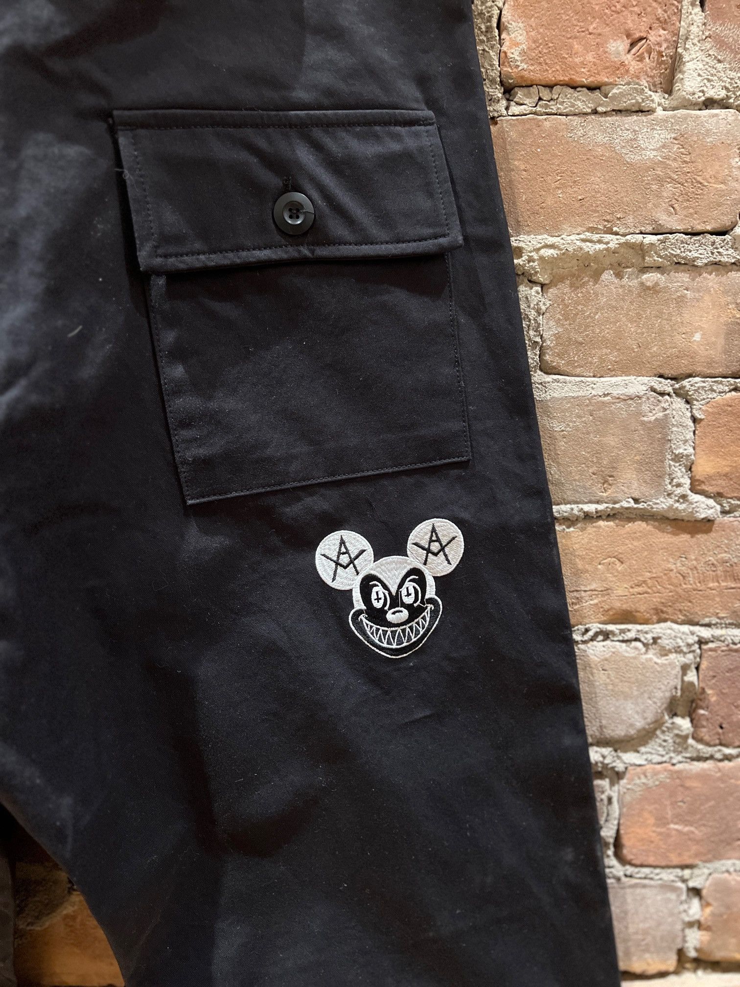 Local Authority Local Authority Los Angeles “Mad Mickey” Cargo Pants Size US 32 / EU 48 - 4 Thumbnail