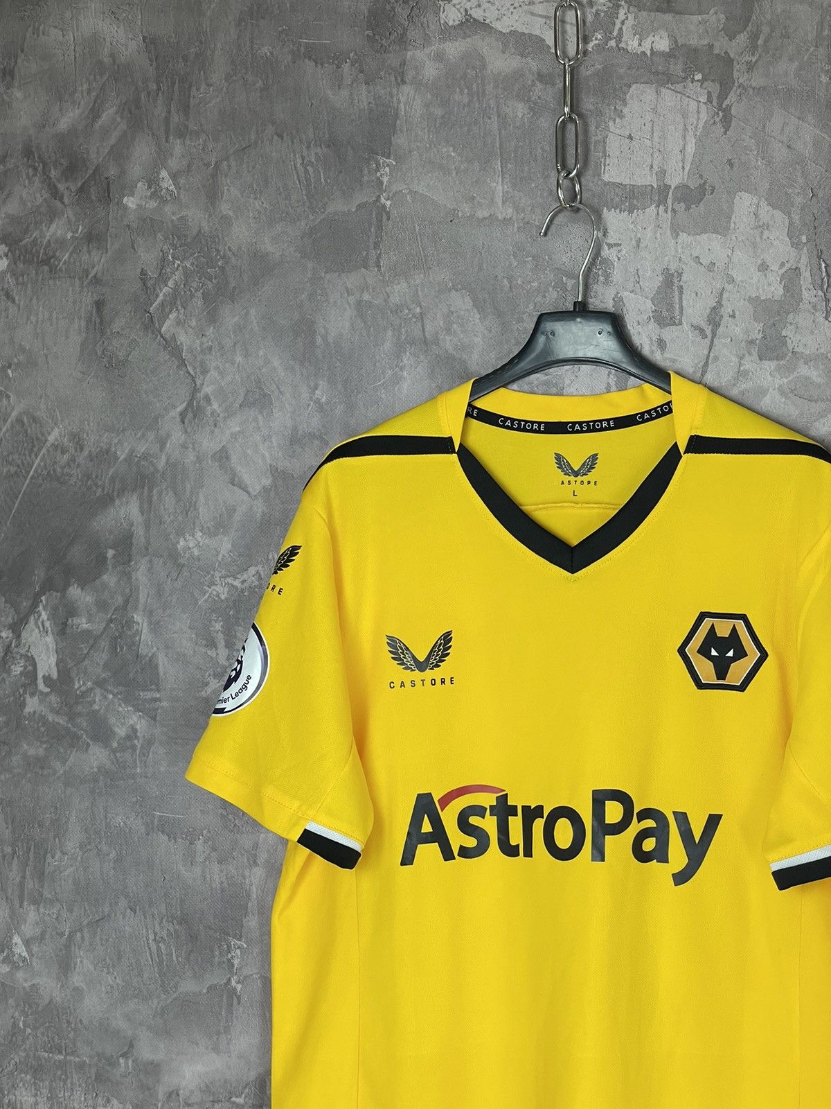 Castore Wolverhampton Castore Yellow Coady Soccer Jersey Kit Size US L / EU 52-54 / 3 - 4 Thumbnail