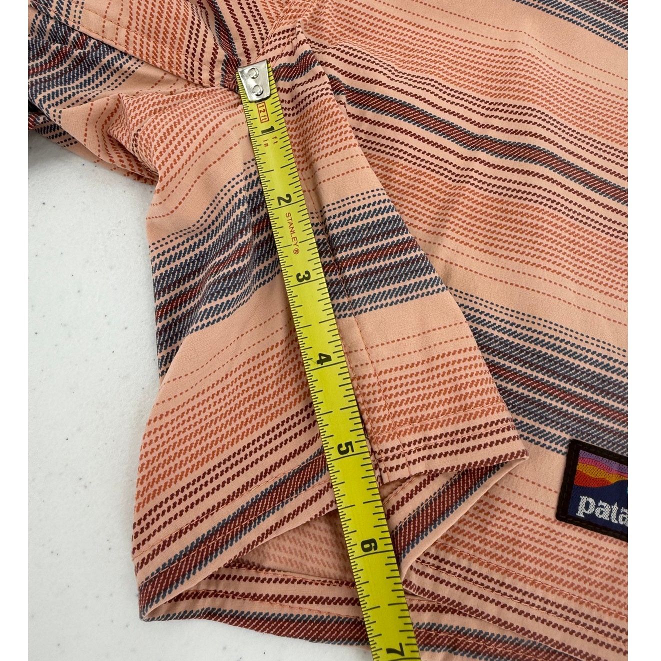 Patagonia Patagonia Men's Stretch Wavefarer Hybrid Volley Shorts Size US 29 - 9 Thumbnail