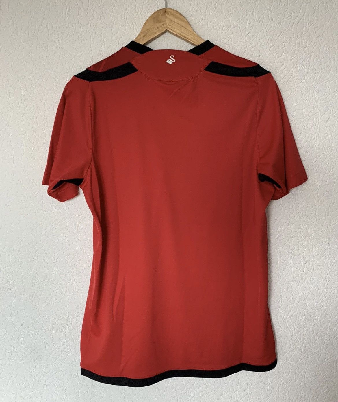 Umbro SWANSEA CITY UMBRO 2009/2010 AWAY KIT SOCCER JERSEY 32RED Size US S / EU 44-46 / 1 - 5 Thumbnail