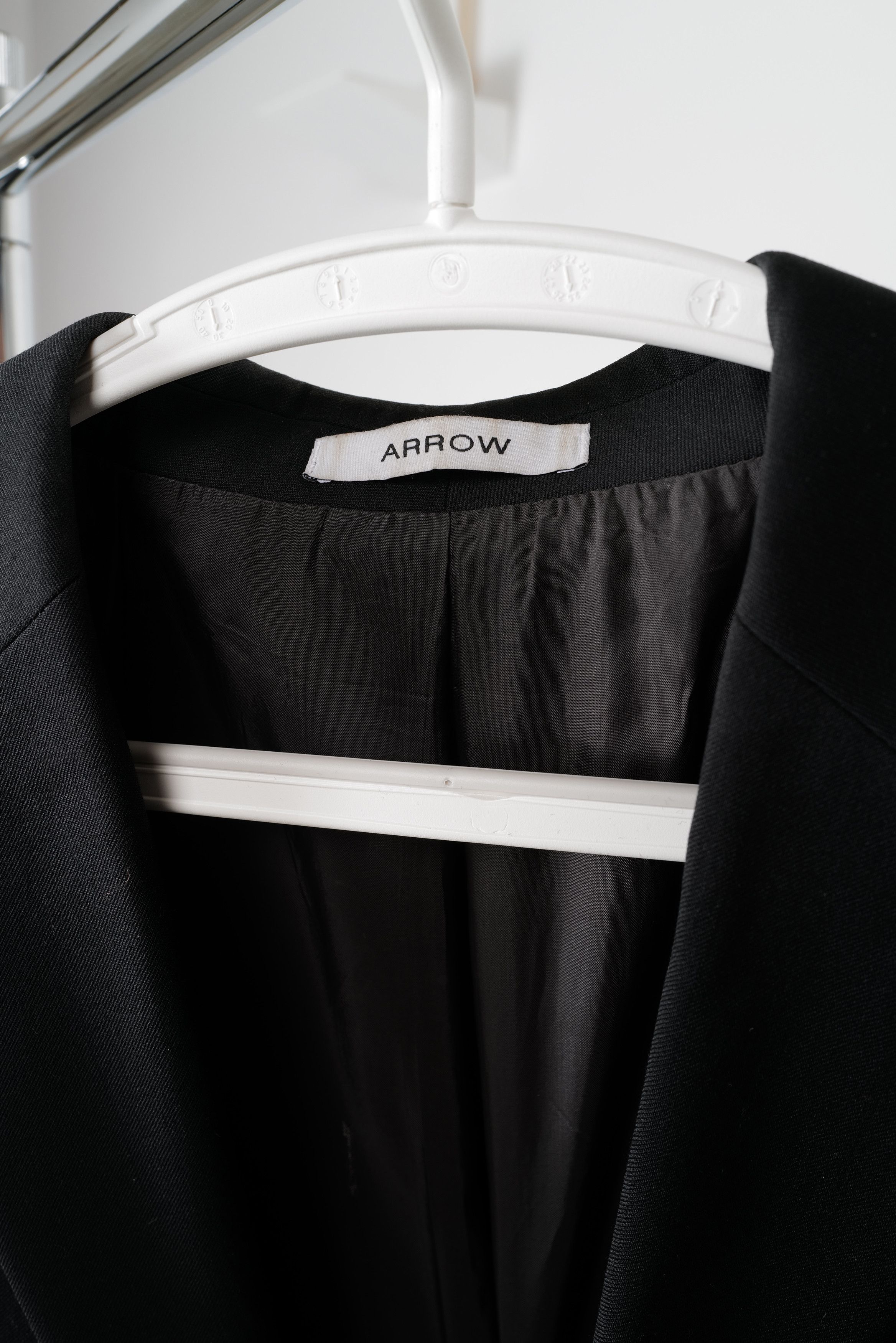 Arrow Arrow black pure wool suit Size 48R - 4 Thumbnail